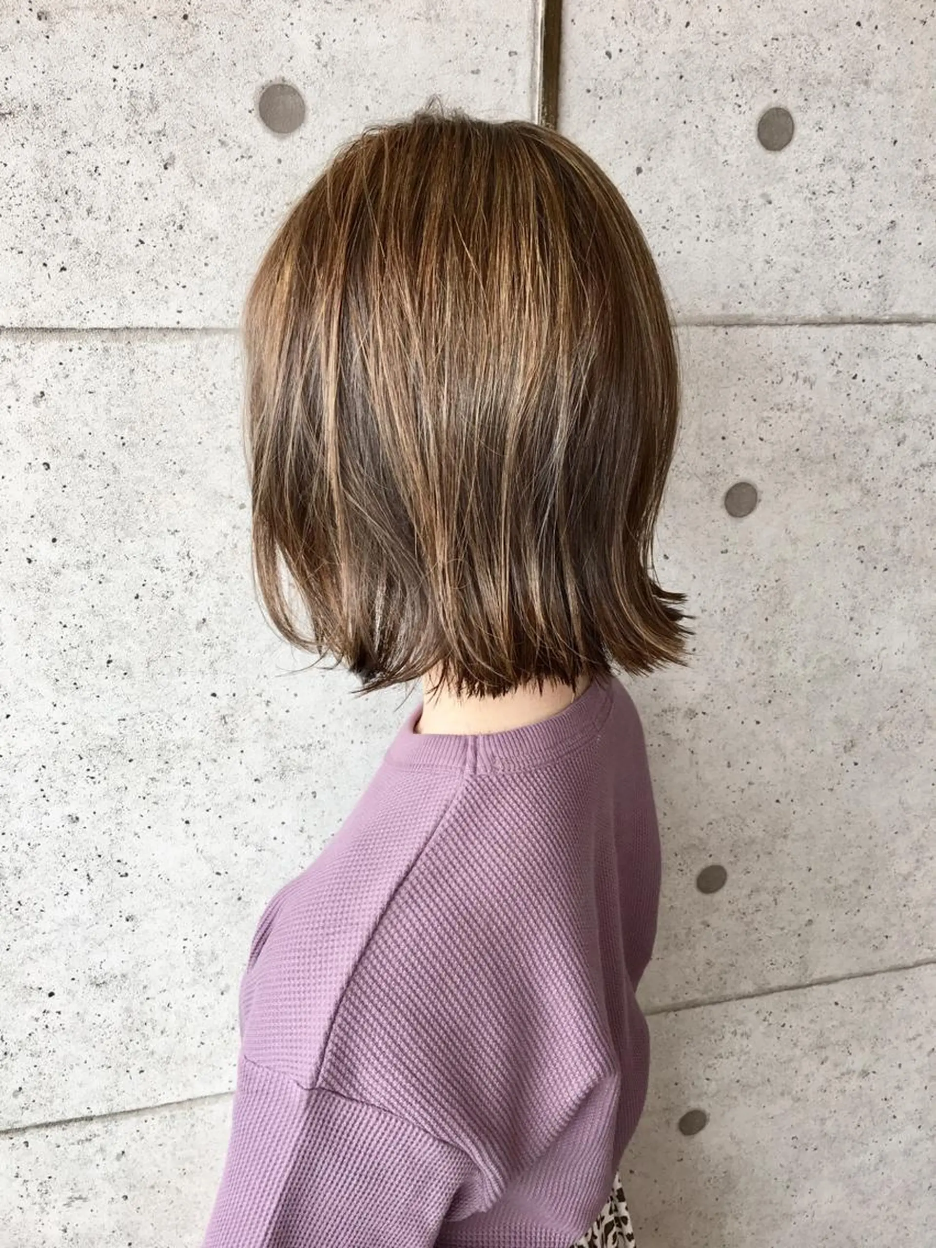 ミディアム 足立 磨咲のヘアスタイル