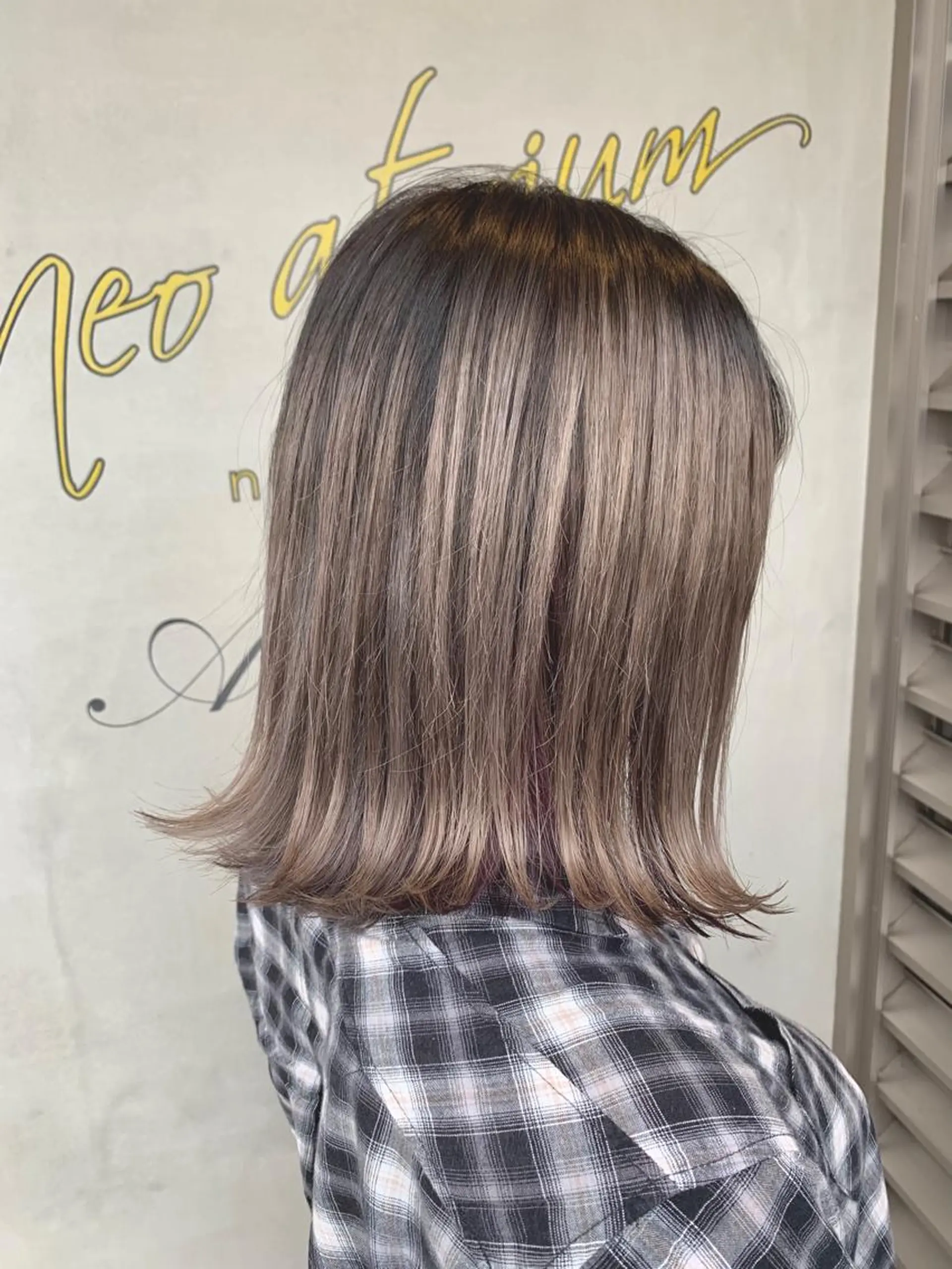 ミディアム ROBBY HIMERIのヘアスタイル