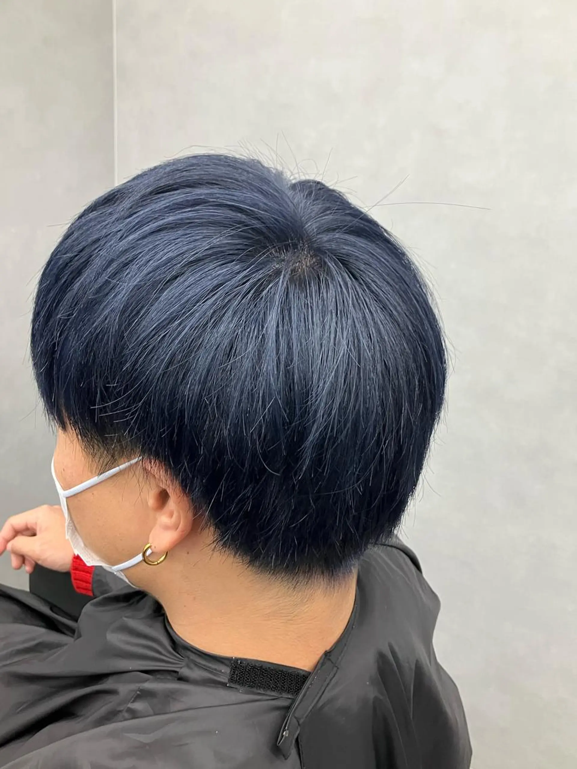 カラー メンズ メンズブリーチ ブリーチ ブルーカラー ダブルカラー ネイビーカラー ヘアカラー 小林 拓真のヘアスタイル