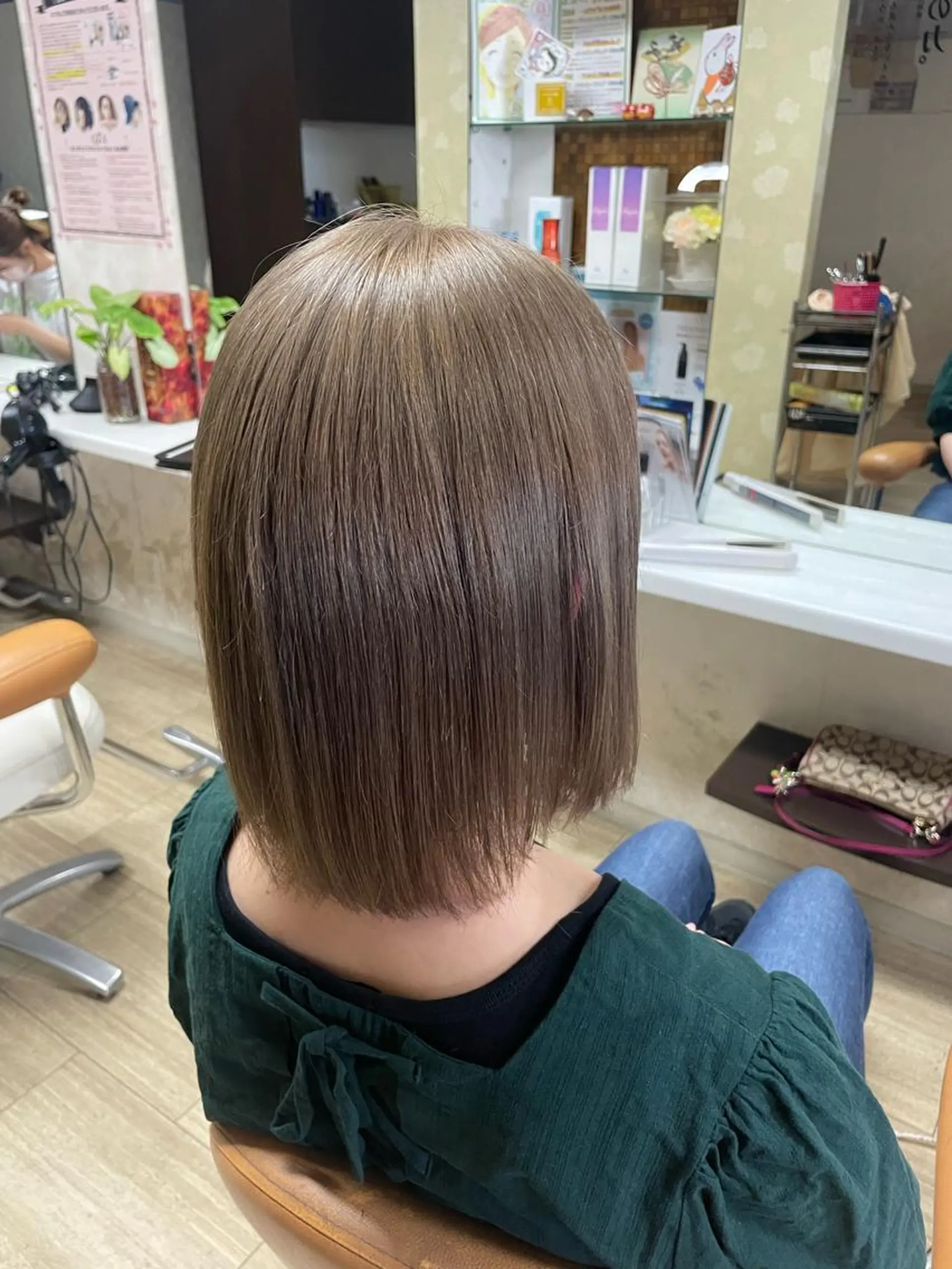 ミディアム カラー ベージュカラー ヘアカラー 徳留 もも花のヘアスタイル
