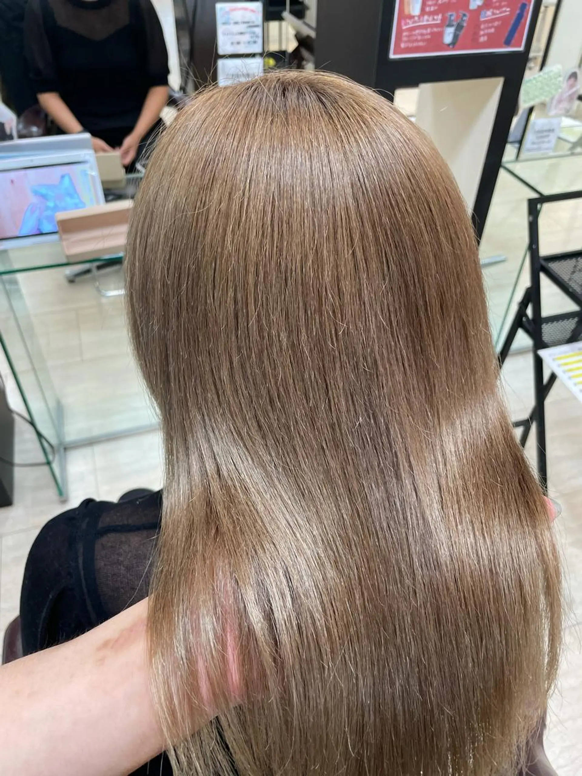 ロング カラー パーマ ヘアアレンジ メンズ メンズブリーチ ベージュカラー ブリーチ シアーベージュ Hair make frei所属・メンズ専門美容師 堀井隼のヘアスタイル