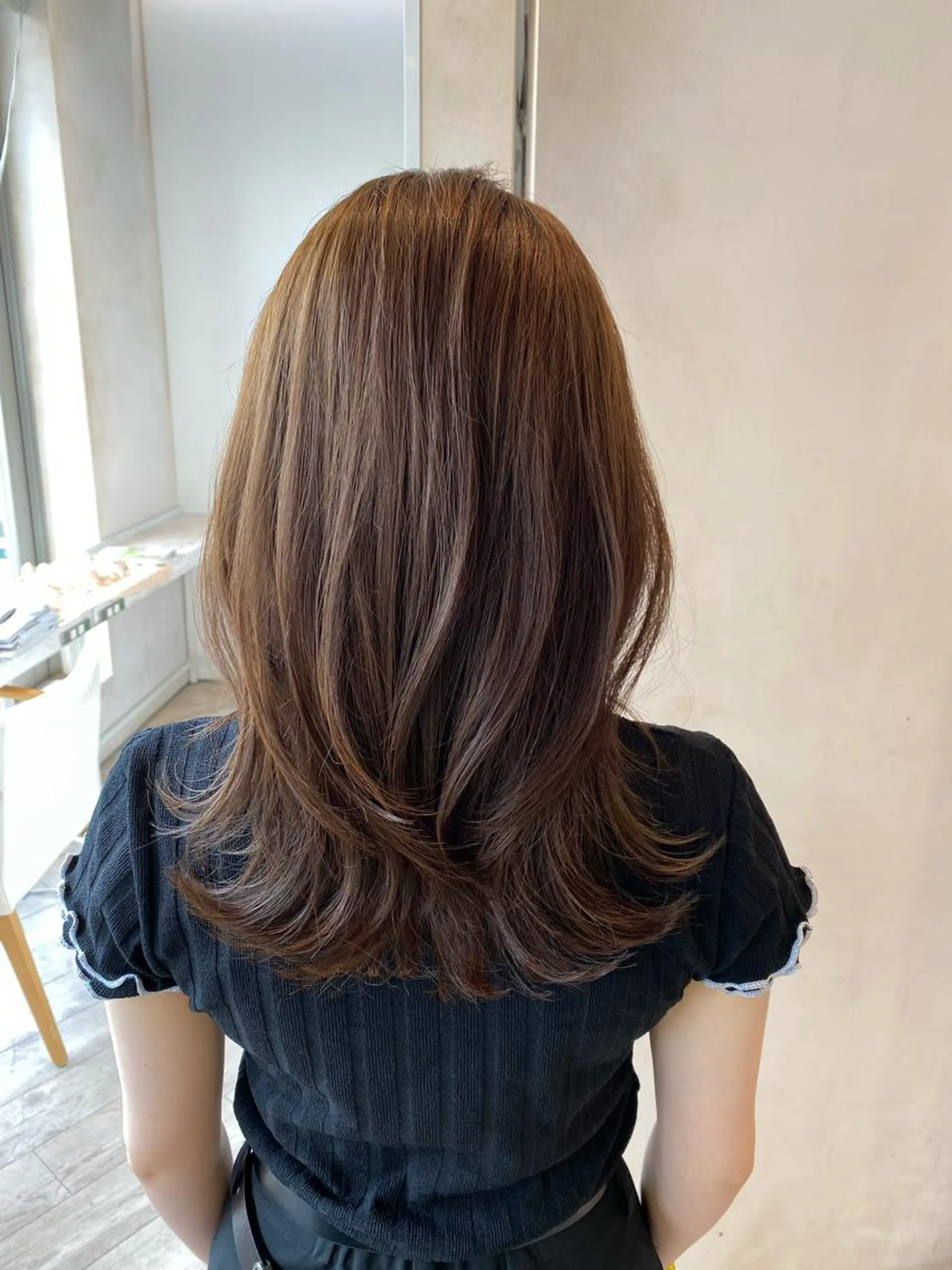 ミディアム カラー カット ヘアカラー トリートメント On所属・顔まわりカット🌟 くびれヘア/寺門遥輝のヘアスタイル