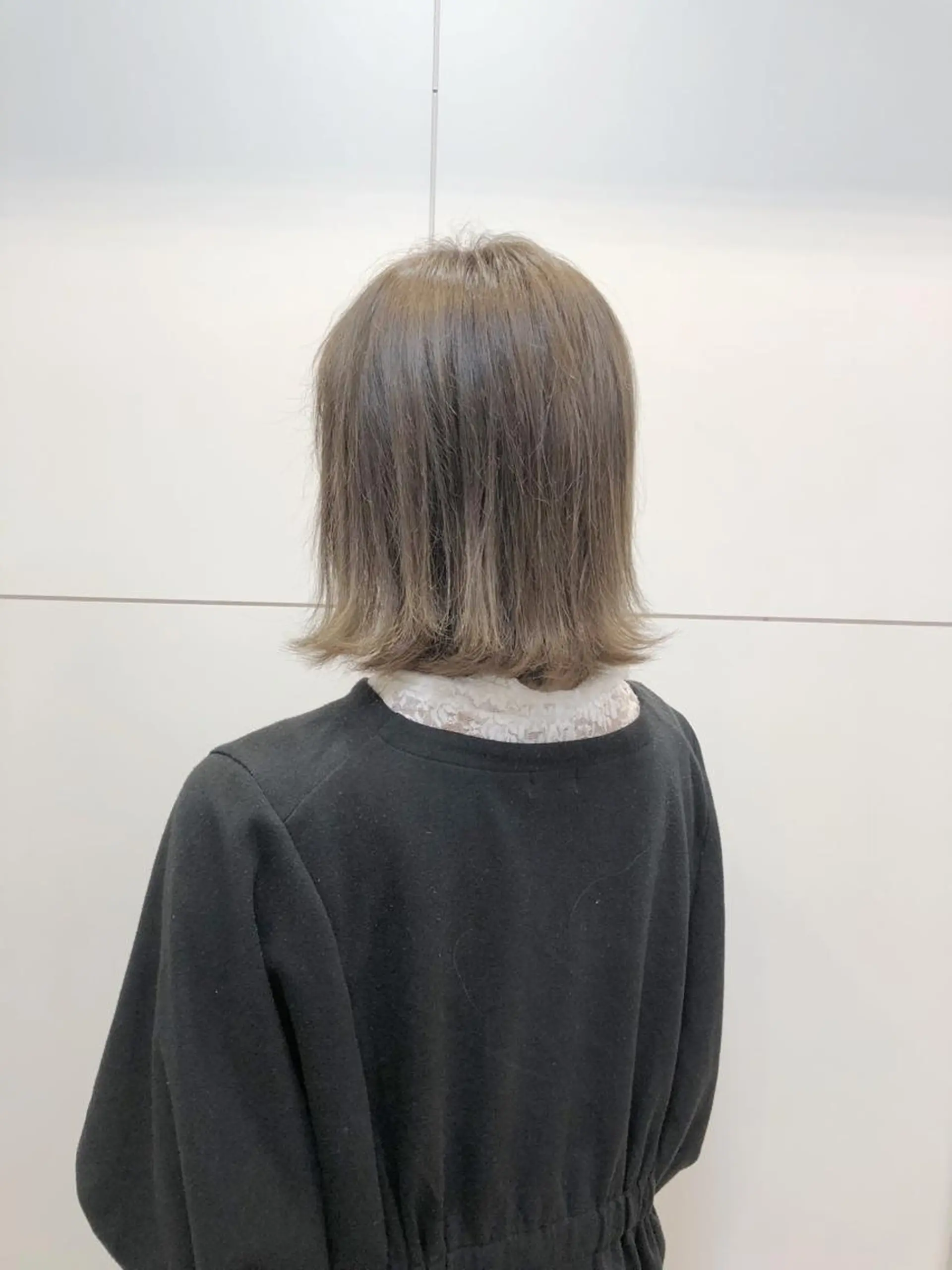 ミディアム アッシュ レイヤー×縮毛矯正 深見 拓のヘアスタイル