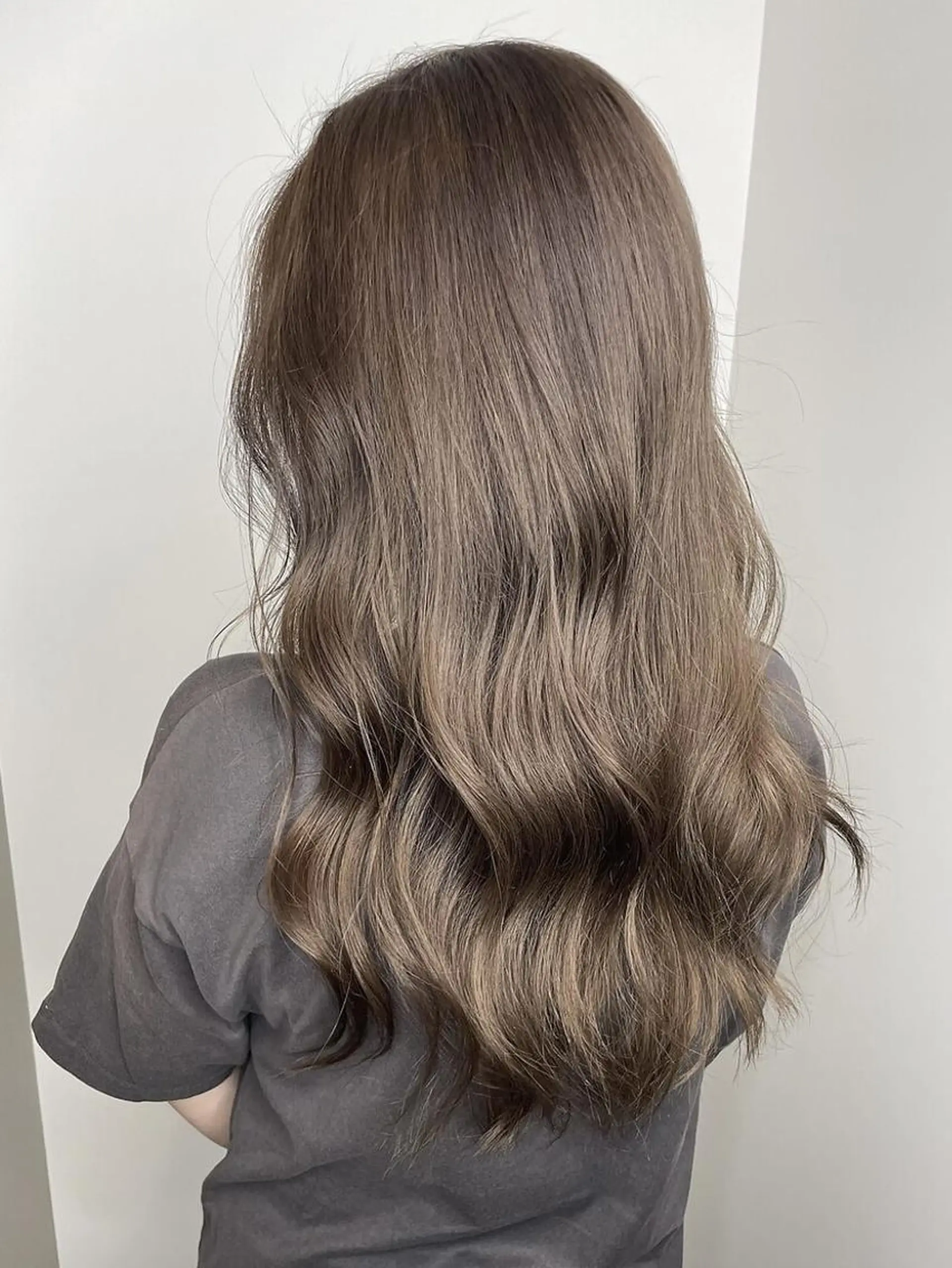 カラー Blossomミカ 🦋眉マツパマツエクのヘアスタイル