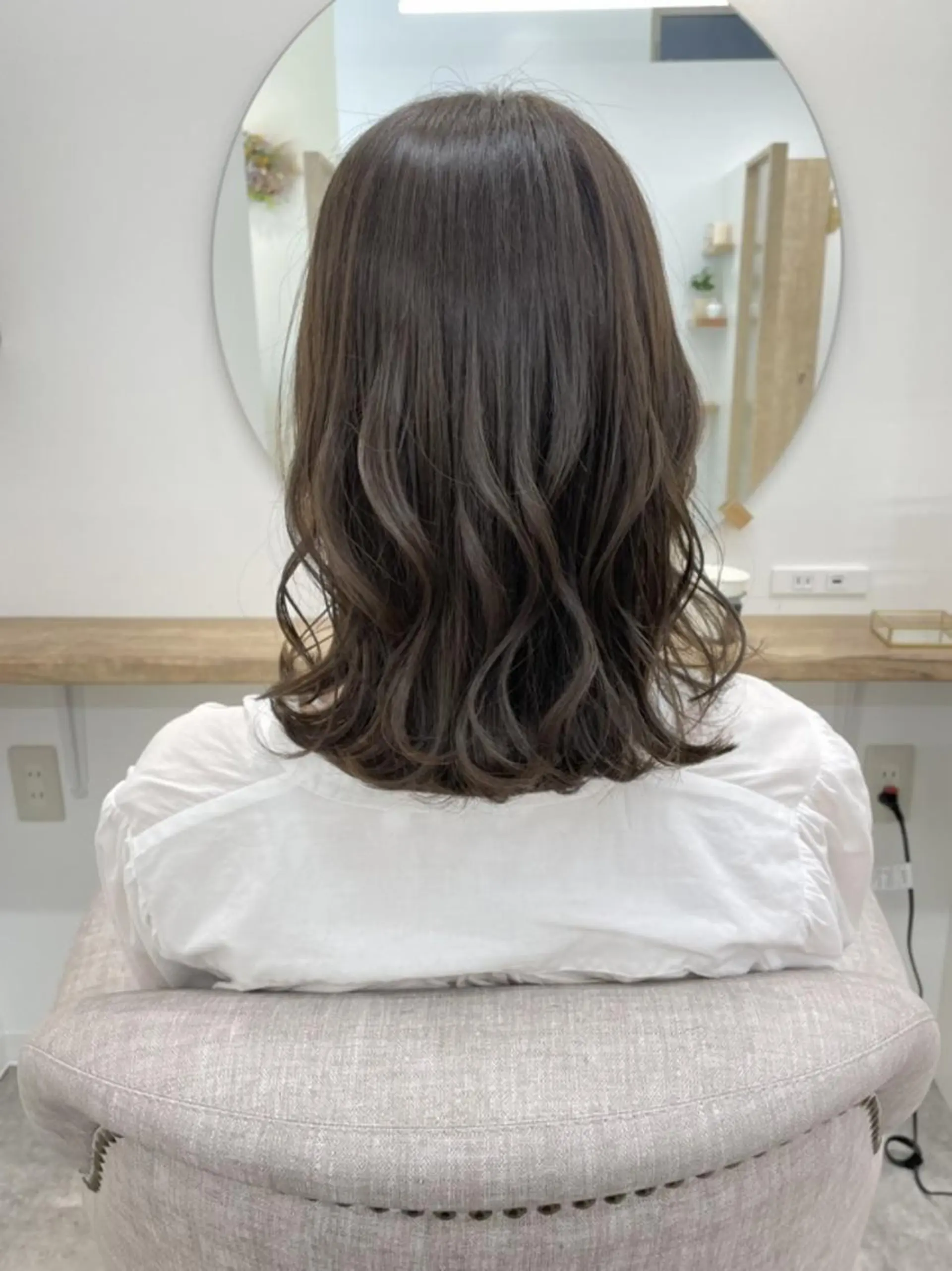 ミディアム カラー グレージュ Rinko リンコのヘアスタイル