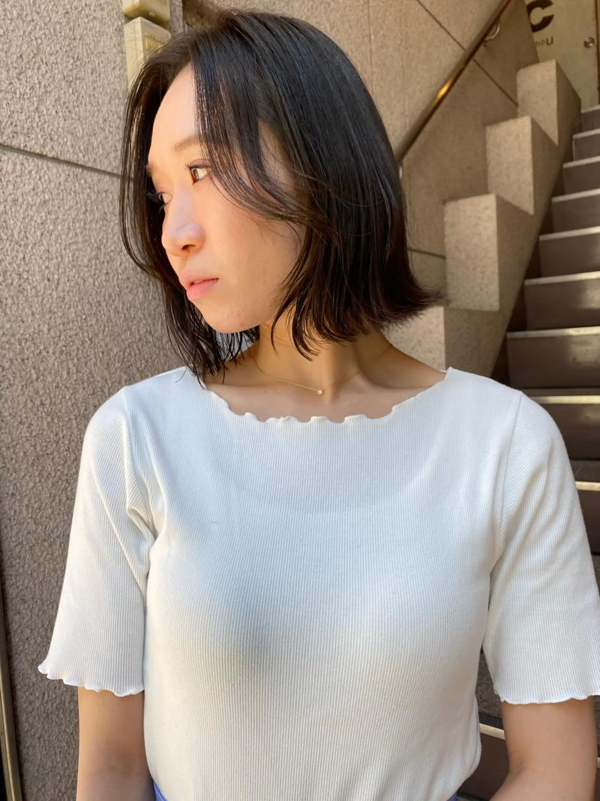 ミディアム カラー THE DAY所属・AKI HASHIMOTOのヘアスタイル