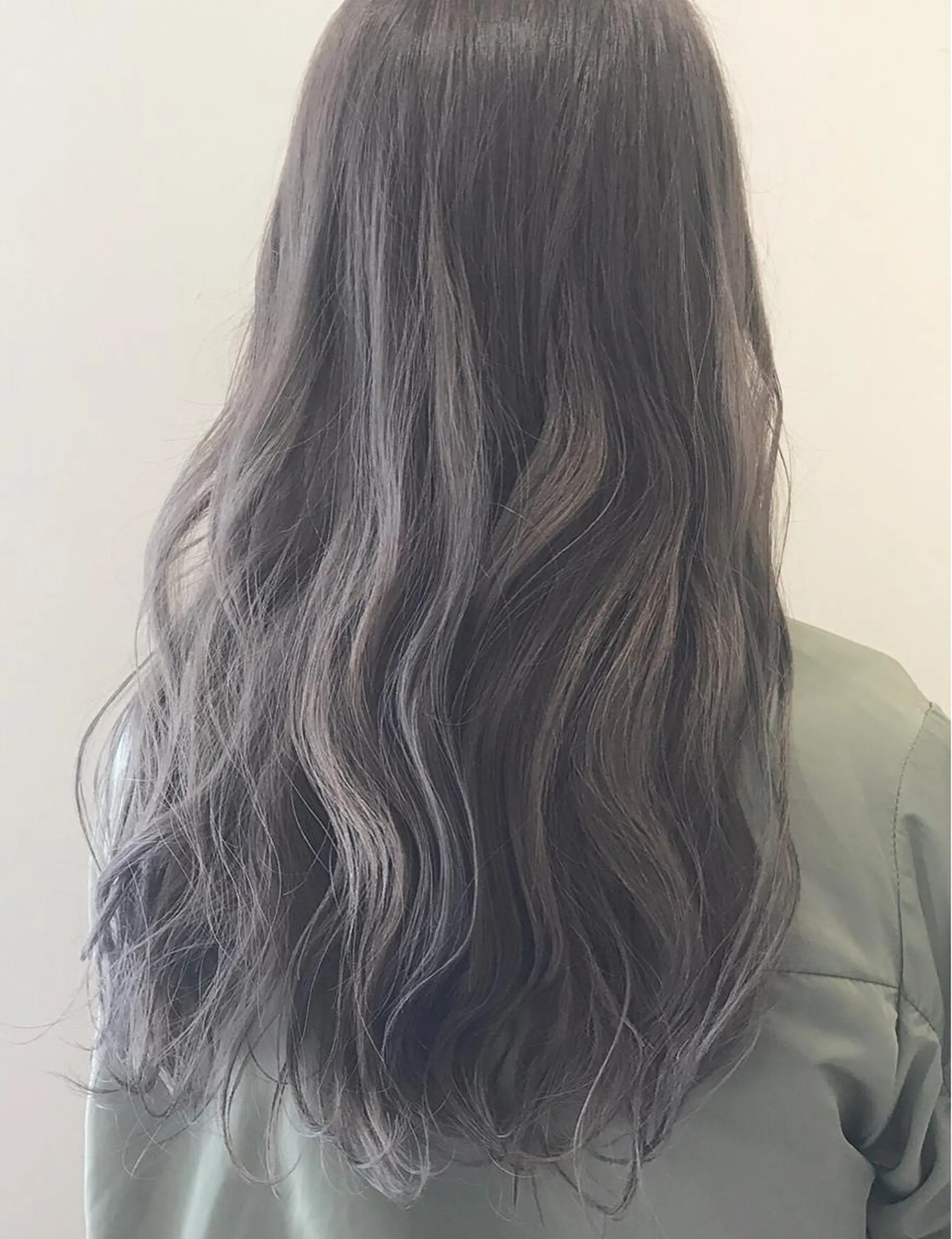 ロング カラー パーマ グレージュ ヘアカラー トリートメント ニシダヒカリ🌙 髪質改善×似合わせのヘアスタイル