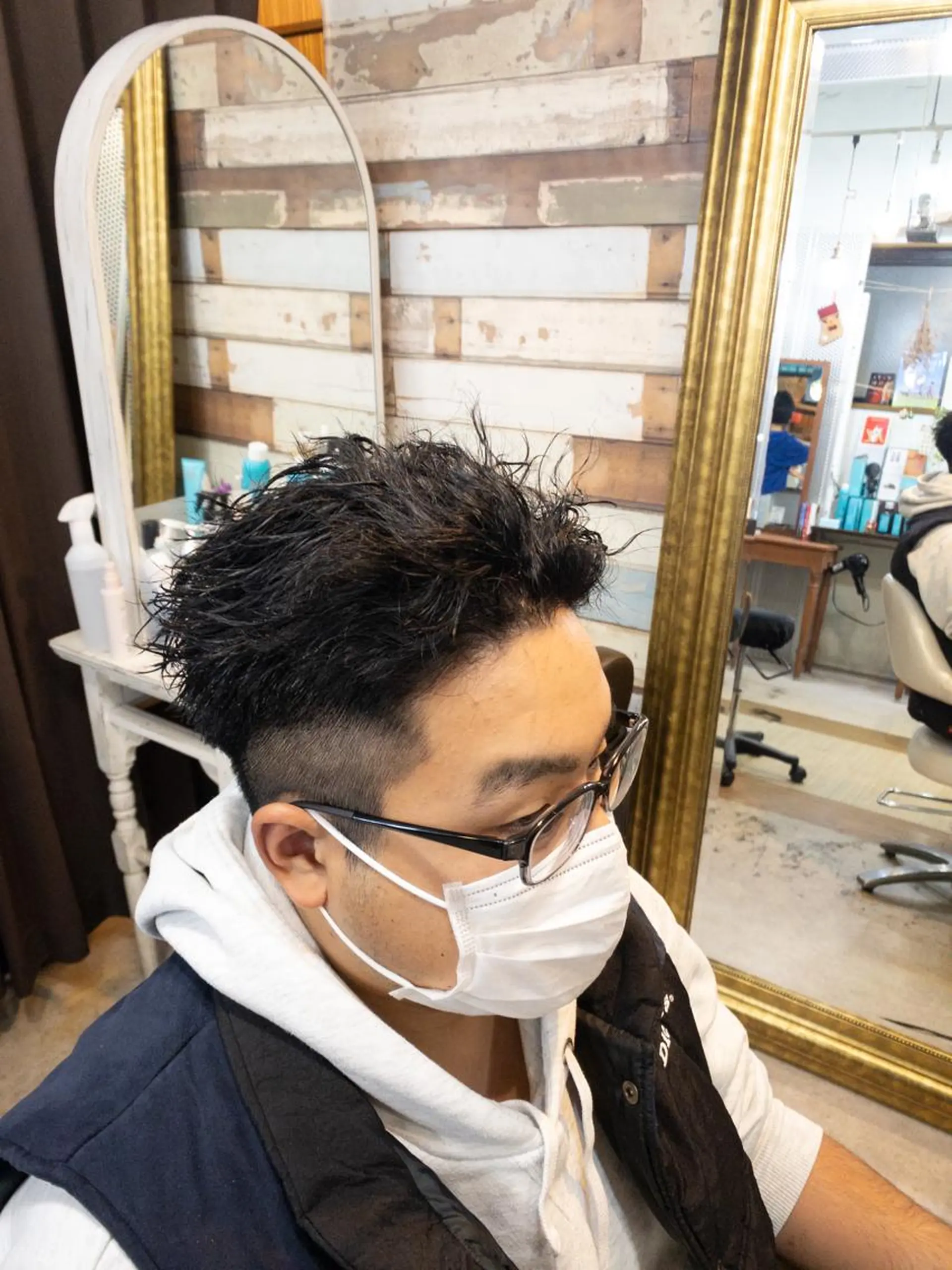 ショート パーマ メンズ メンズパーマ 刈り上げ sora所属・廣瀬 瞳のヘアスタイル