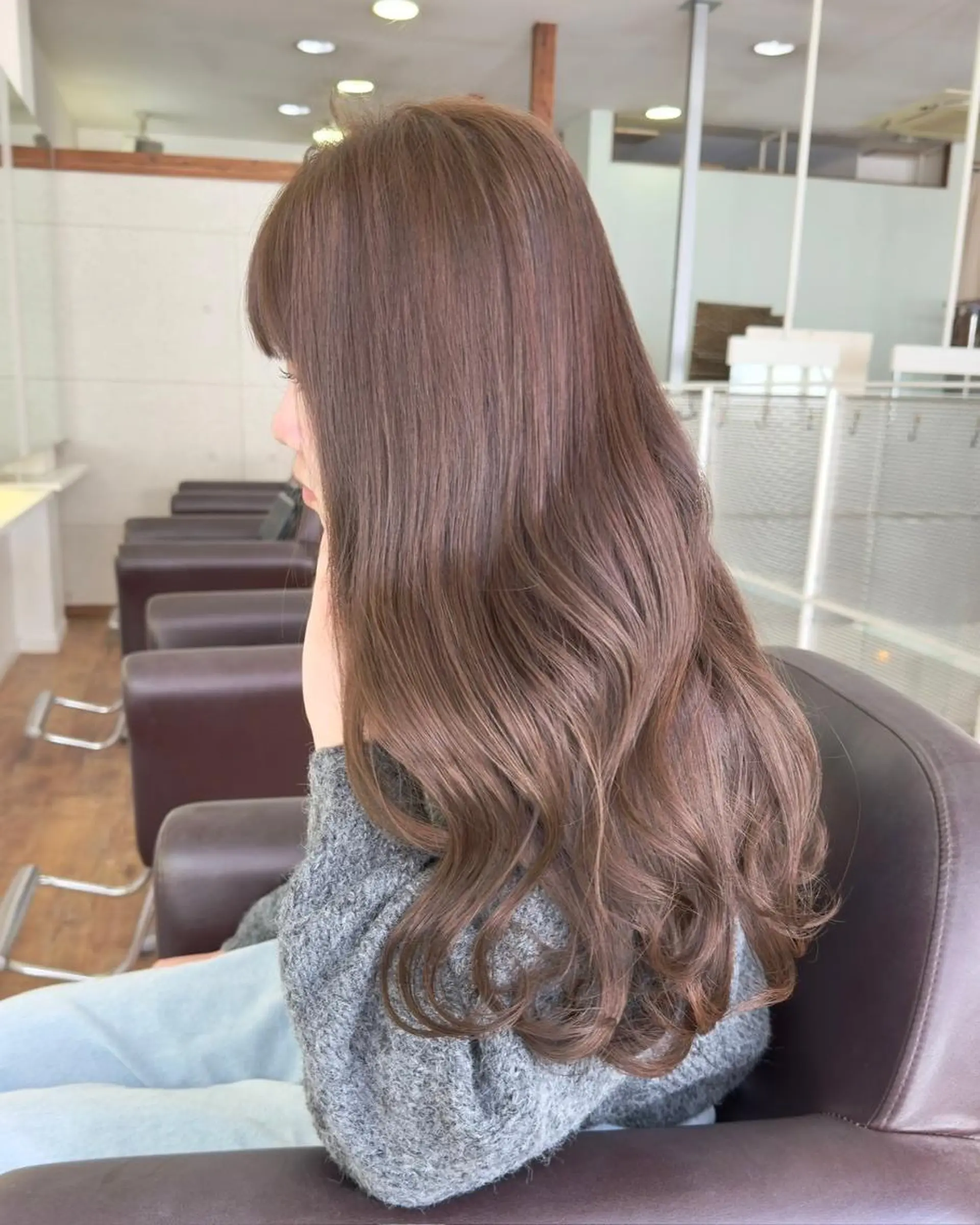 カラー セミロング mizu kiのヘアスタイル
