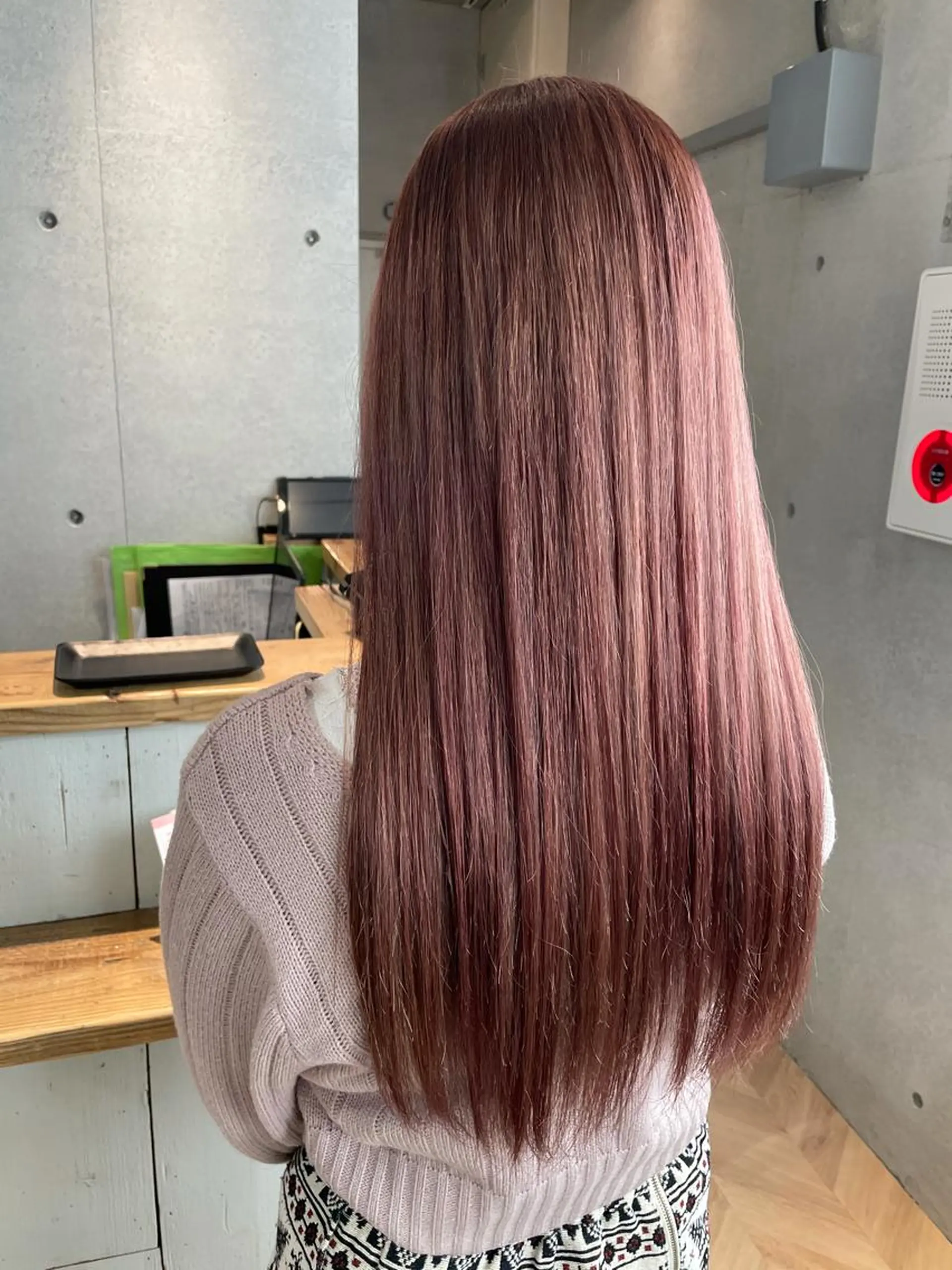 ロング カラー ピンクカラー ヘアカラー トリートメント しのはら まどかのヘアスタイル