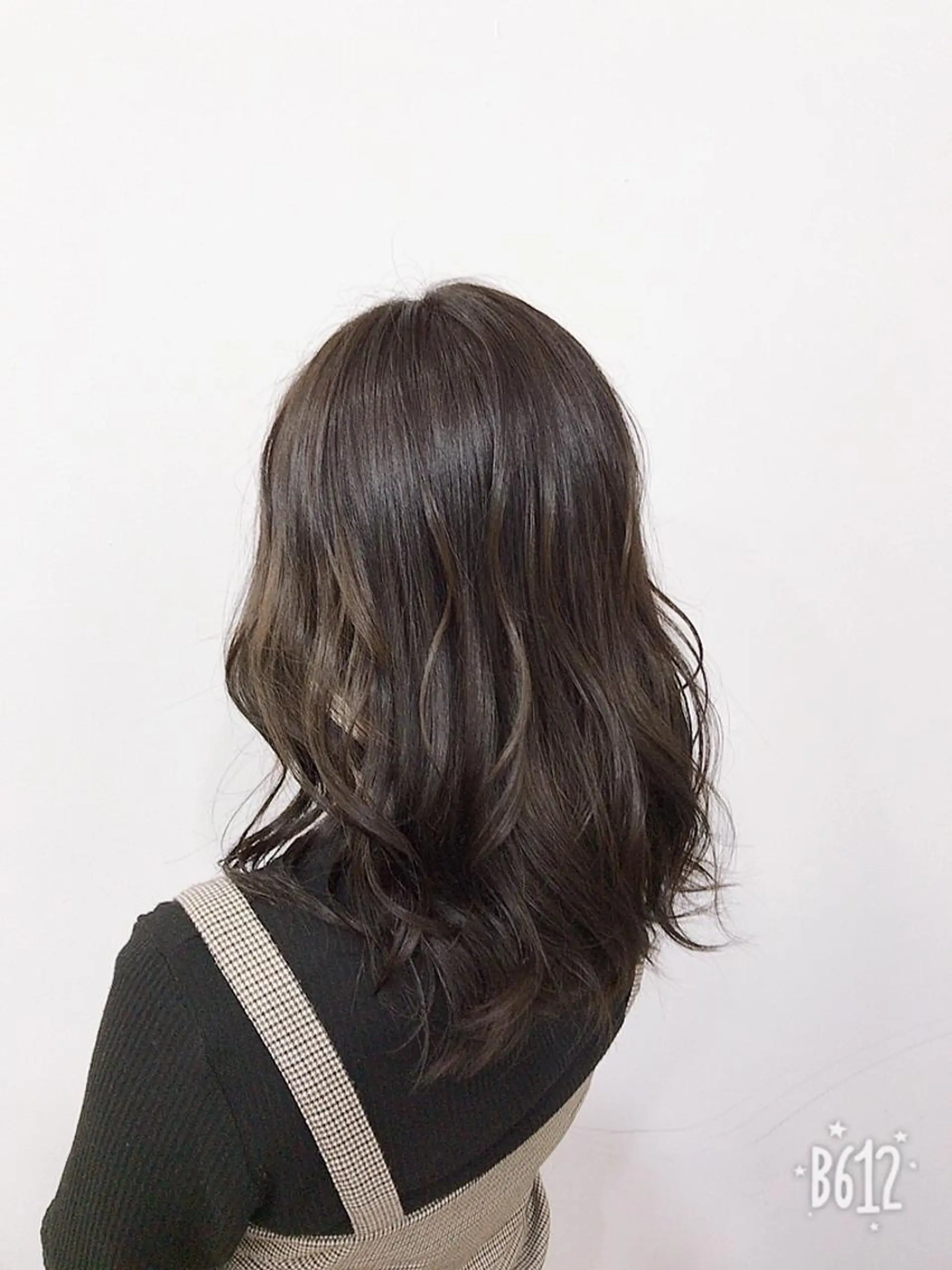 ミディアム カラー グレージュ 相武台ショート特化 💐川崎希💐のヘアスタイル