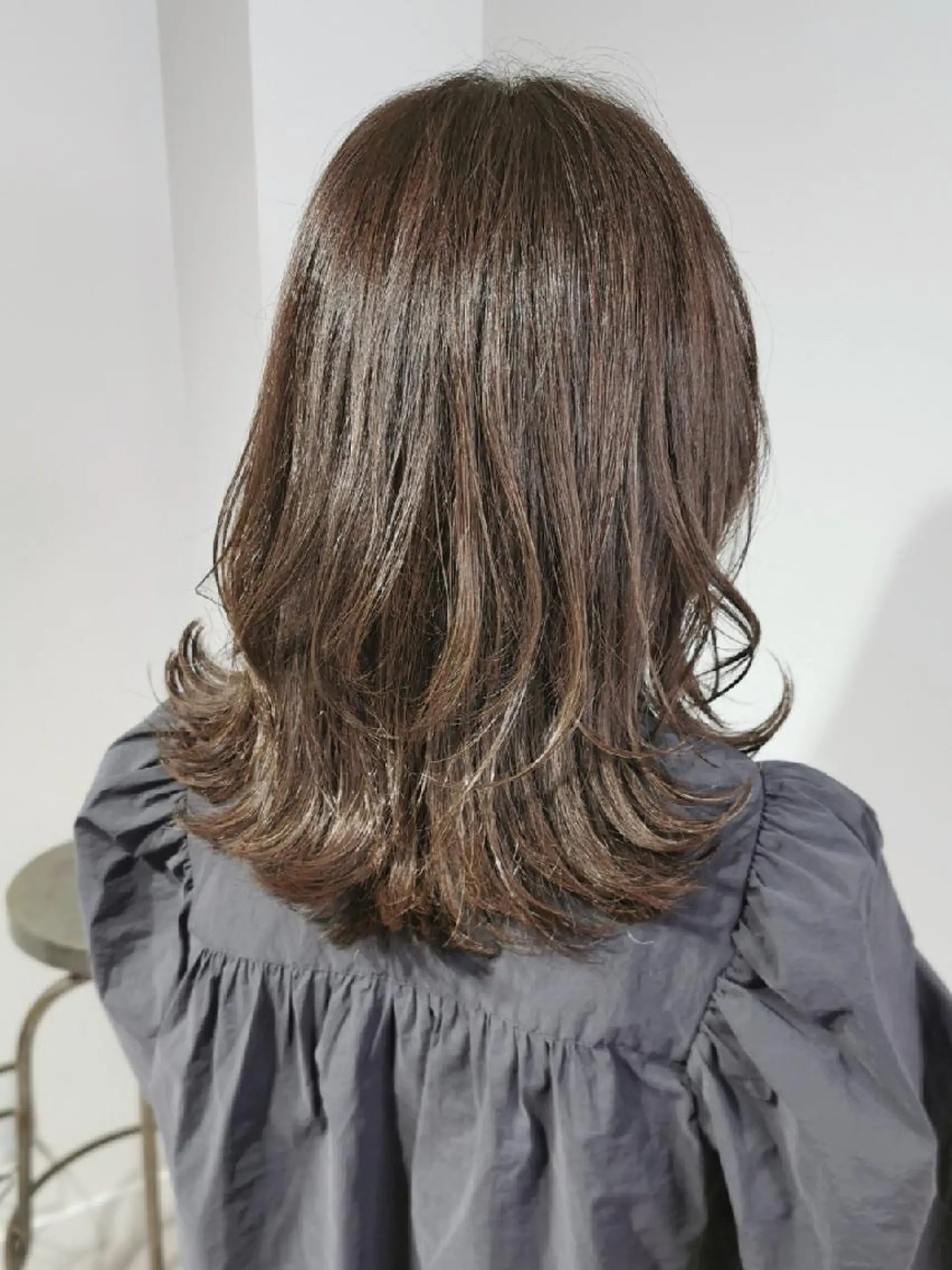 セミロング カラー グレージュ くびれヘア くびれレイヤー レイヤーカット レイヤー/髪質改善カ ラ-🤍津田奈々美‎のヘアスタイル
