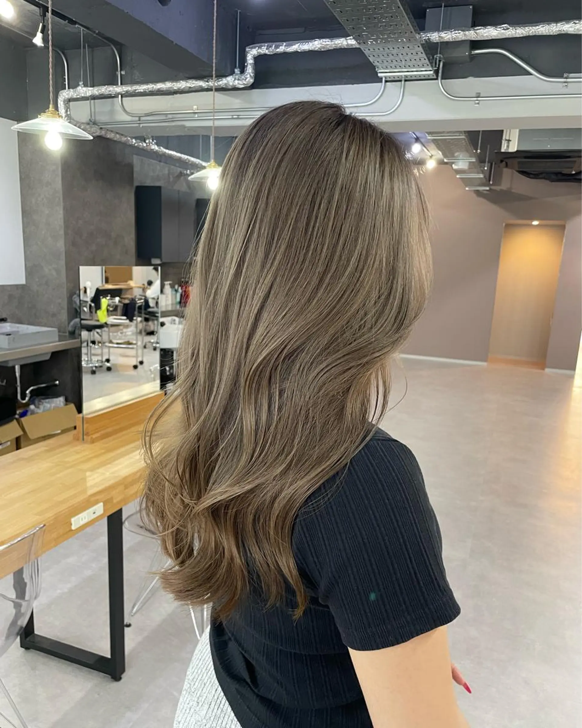 ロング カラー ヘアカラー ミルクティーベージュ ❤︎レイヤー　MIAのヘアスタイル