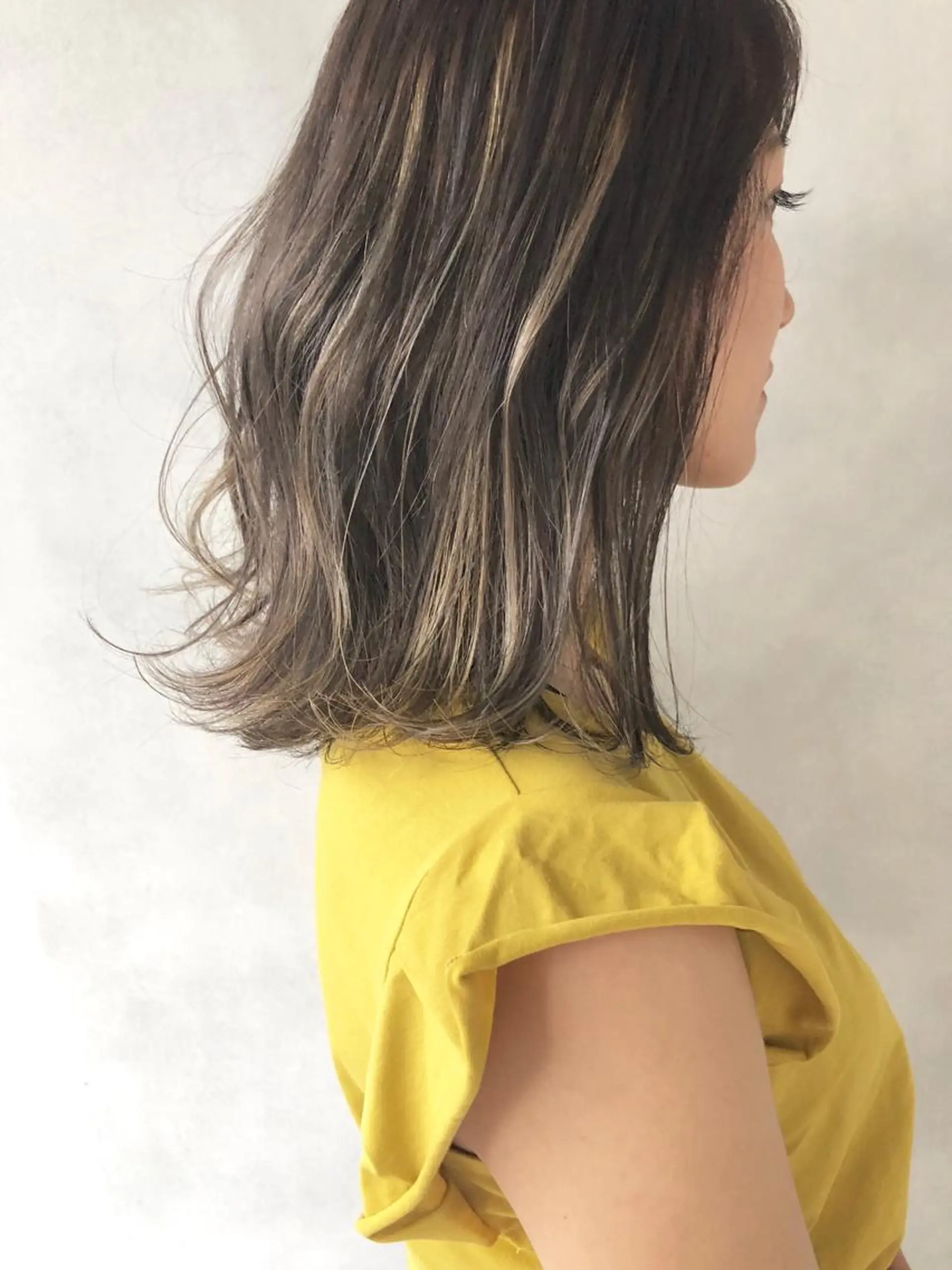 ミディアム ハイライト ヘアカラー トリートメント 小澤大輔 YOLO hairのヘアスタイル
