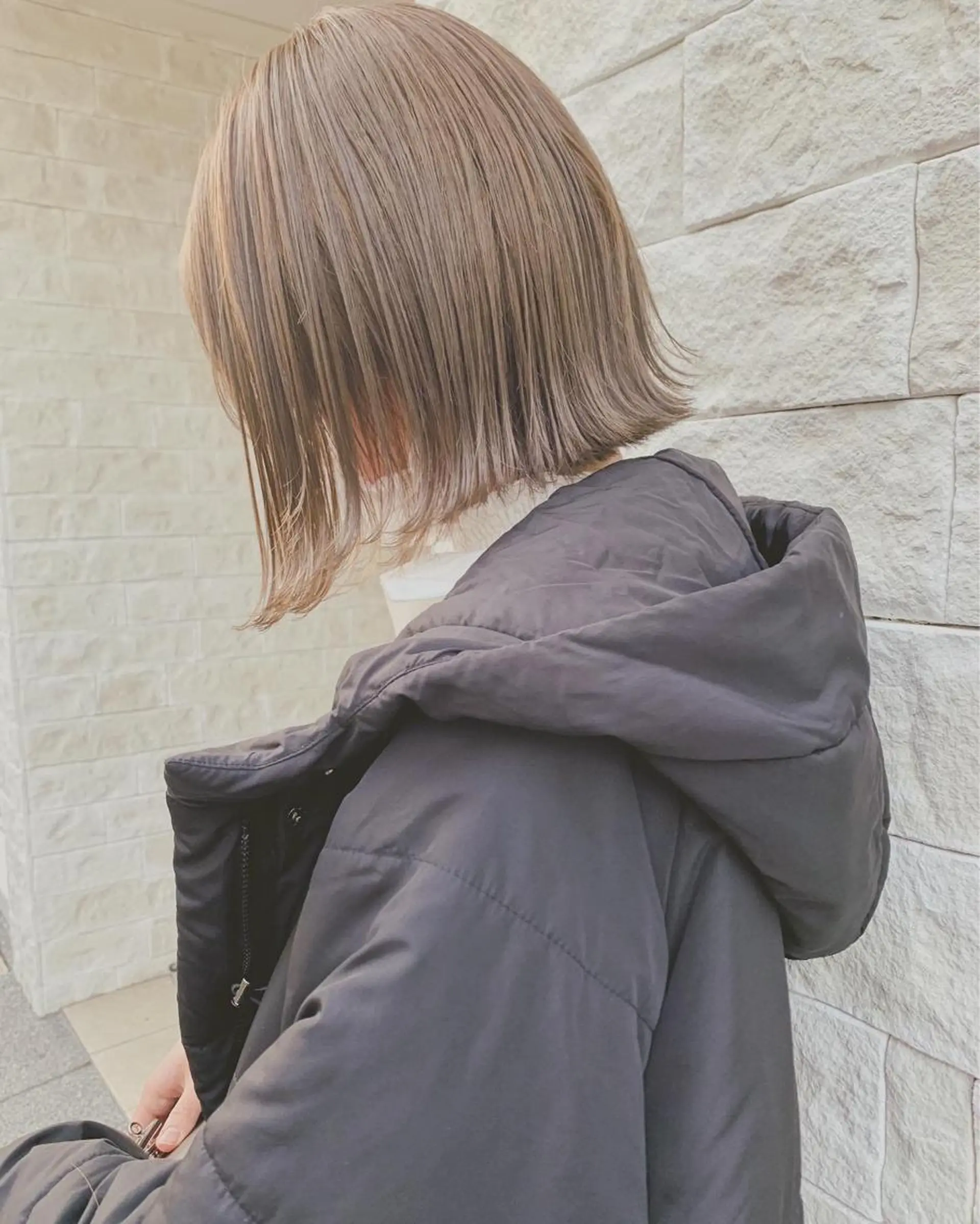 ショート カラー ネイル マツエク・マツパ カット ヘアカラー トリートメント グレージュ× ボブ× ハイトーン　前田隆太のヘアスタイル