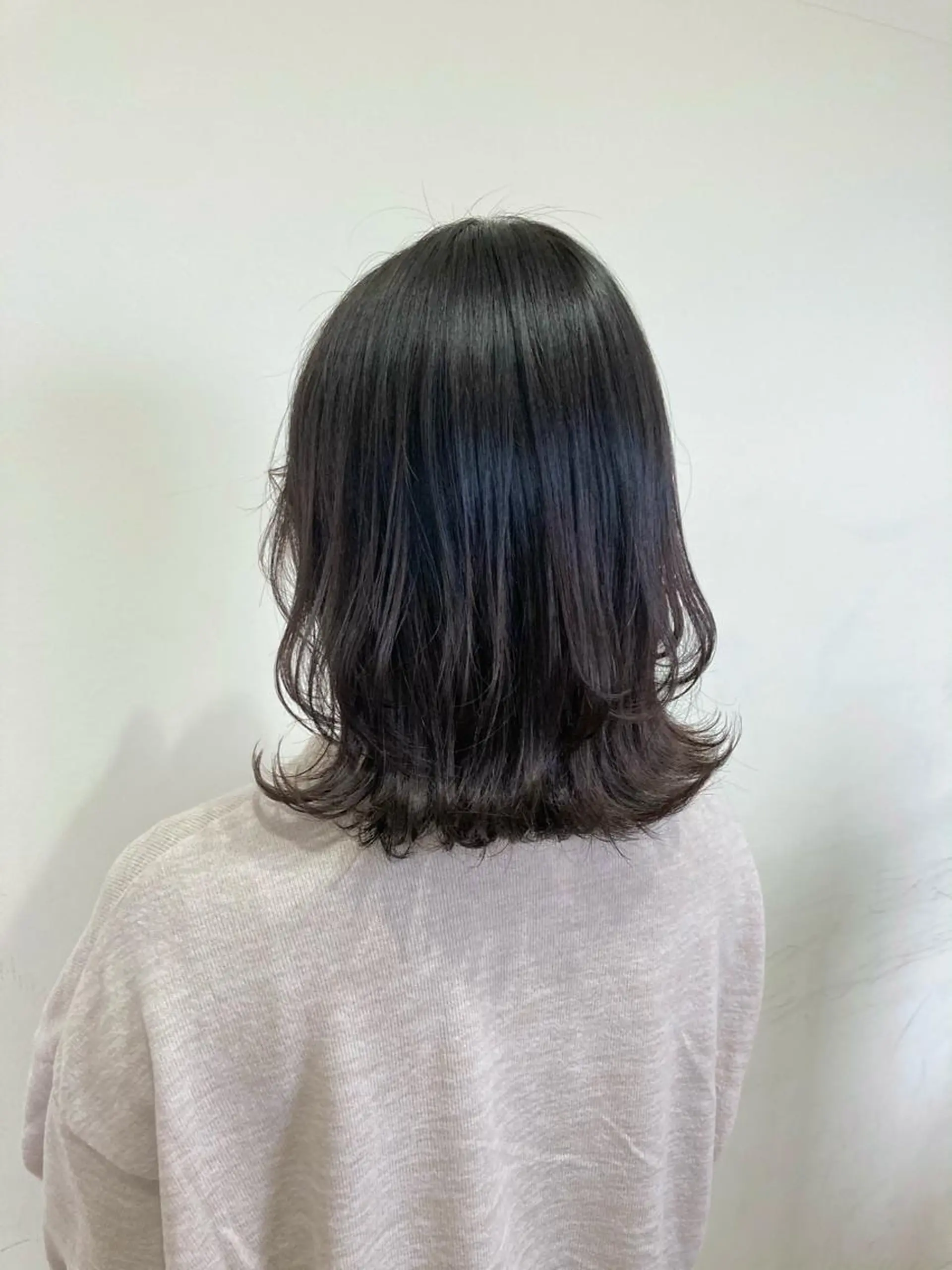 ミディアム レイヤーカット カット ヘアカラー 梅山 美侑のヘアスタイル