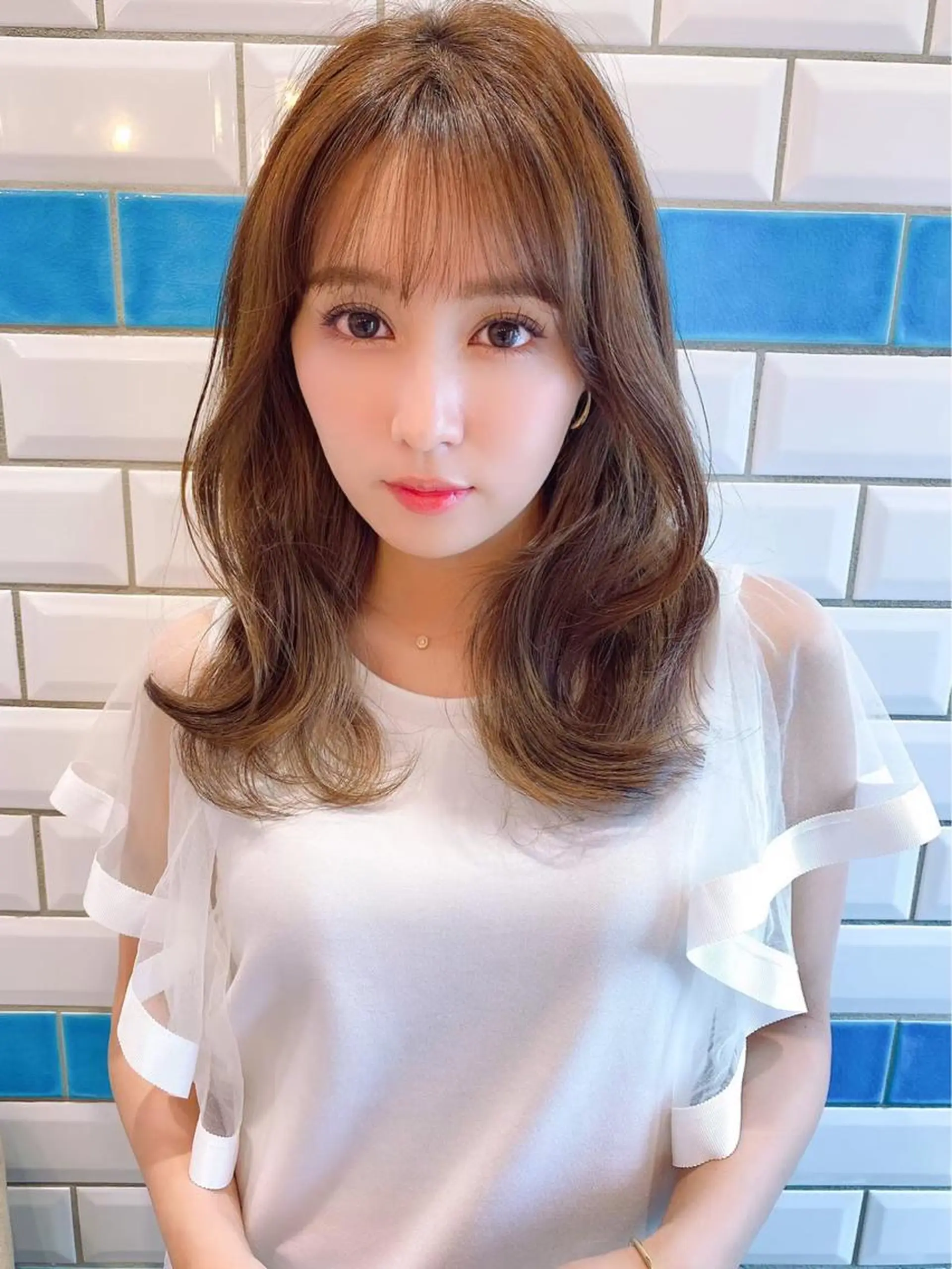 セミロング 顔周りカット 髪質改善 韓国風ヘア 似合わせカット 小顔カット ヘアカラー トリートメント 暖色カラー/新宿/韓 国風レイヤー鮫島志穂のヘアスタイル