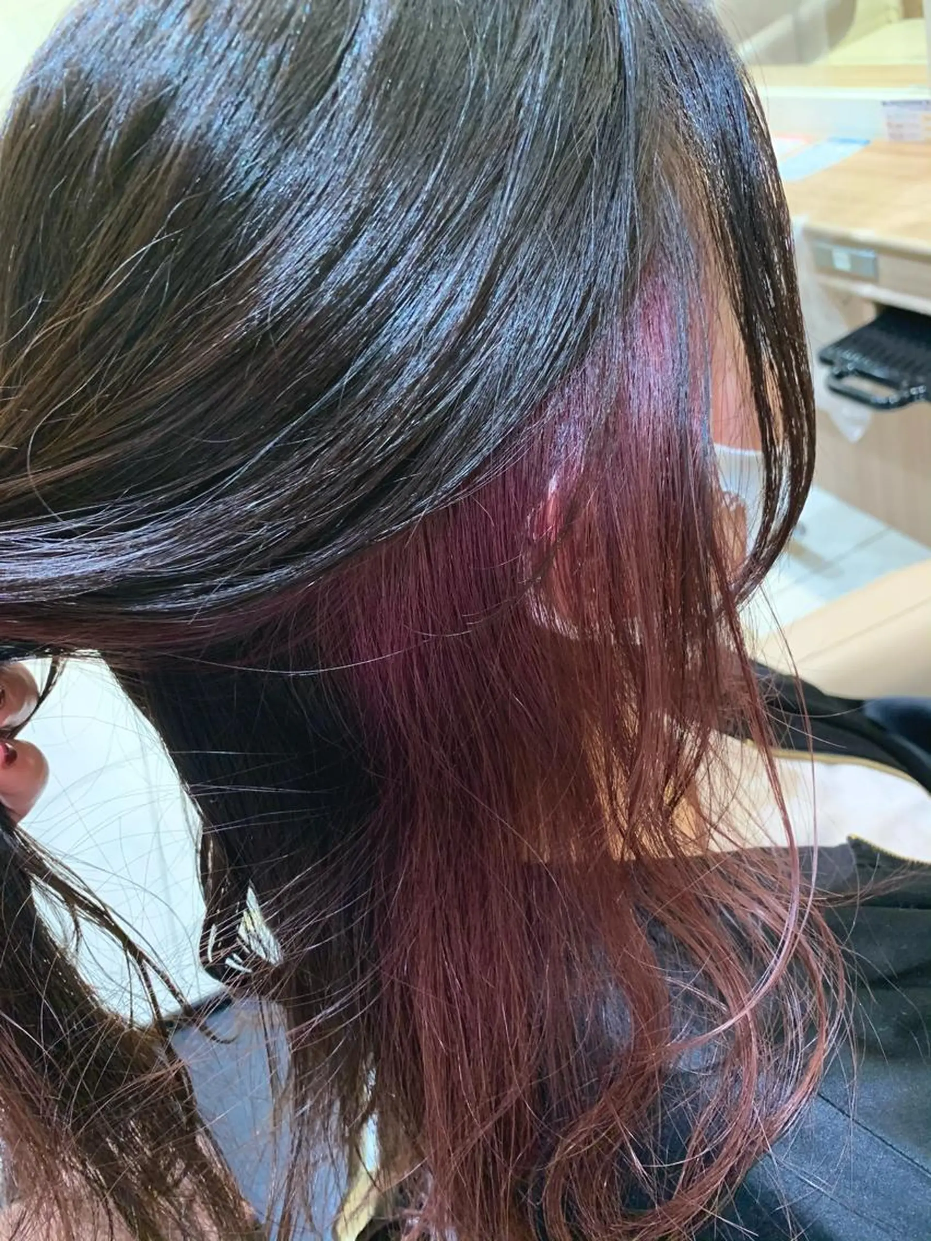 カラー セミロング カシス インナーカラー パープルカラー CUT  STUDIO 141所属・渡部 恭子のヘアスタイル