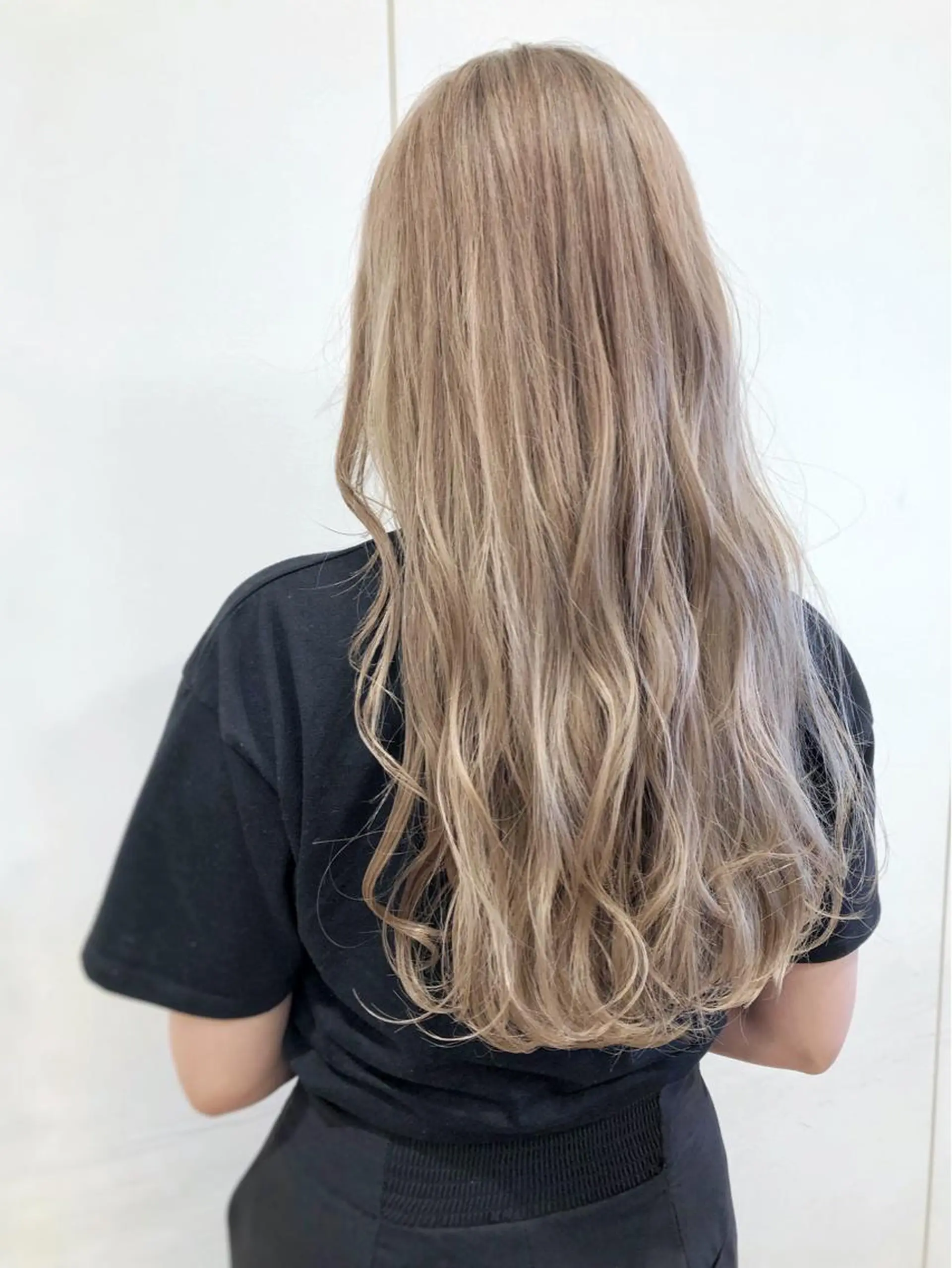 ロング カラー ベージュカラー ケアブリーチ 坪井佑樹のヘアスタイル