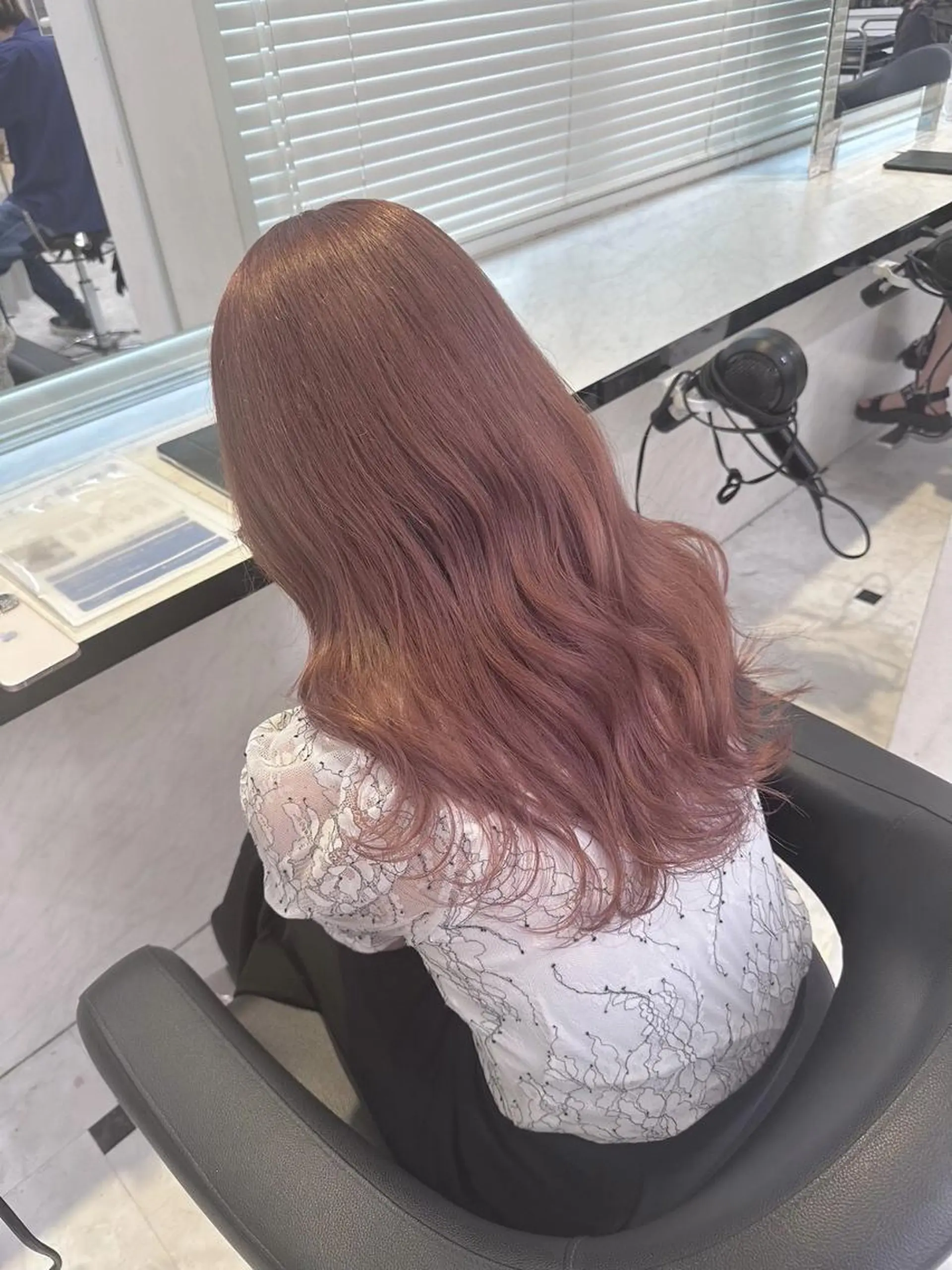 カラー 上品ベージュ🧸 ヘア🤎DISCOのヘアスタイル