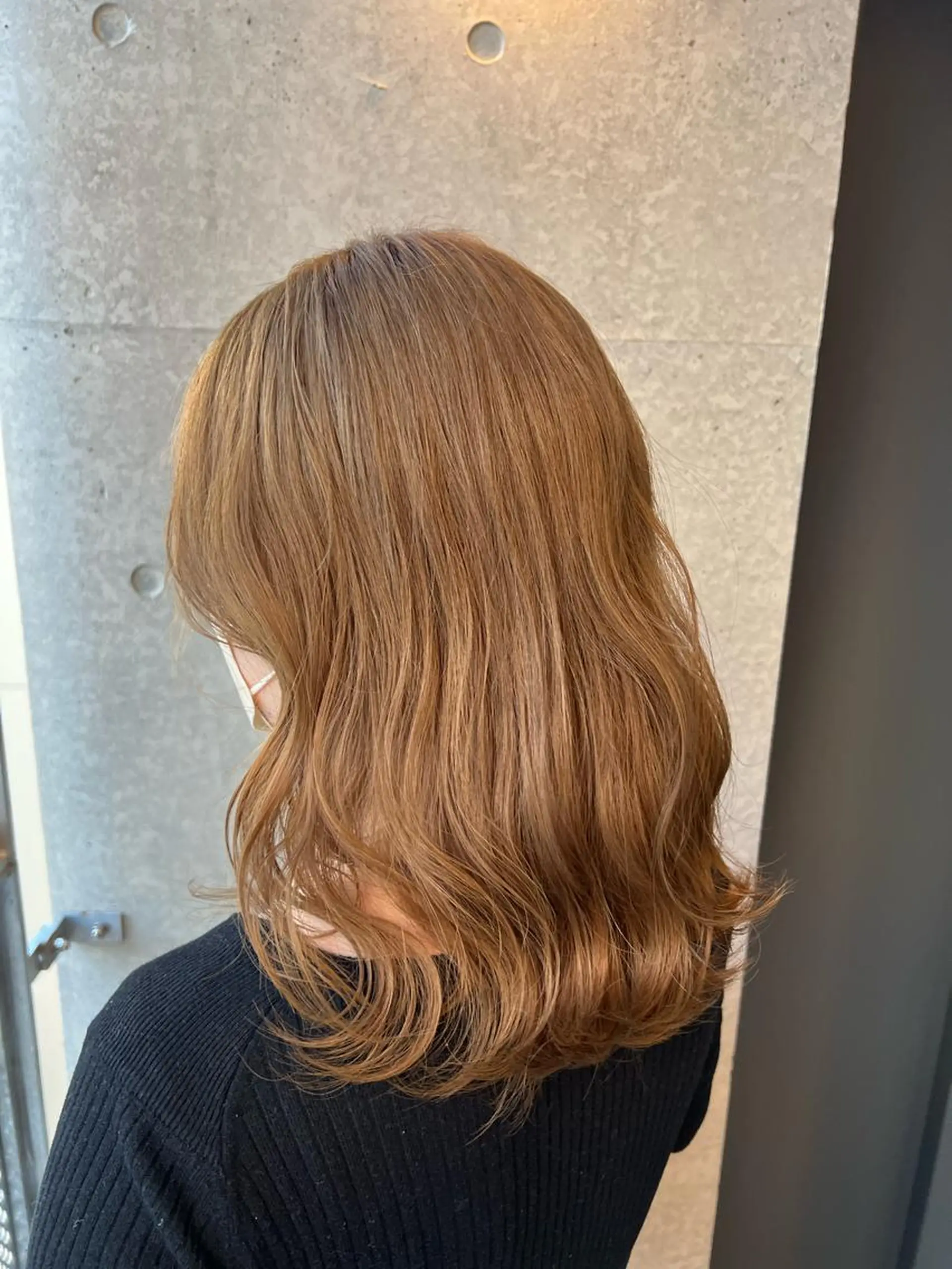 セミロング シールエクステ アッシュ ラベンダーベージュ ミルクティーブラウン パープルカラー ヘアカラー DEST所属・吉野 瑳桜のヘアスタイル