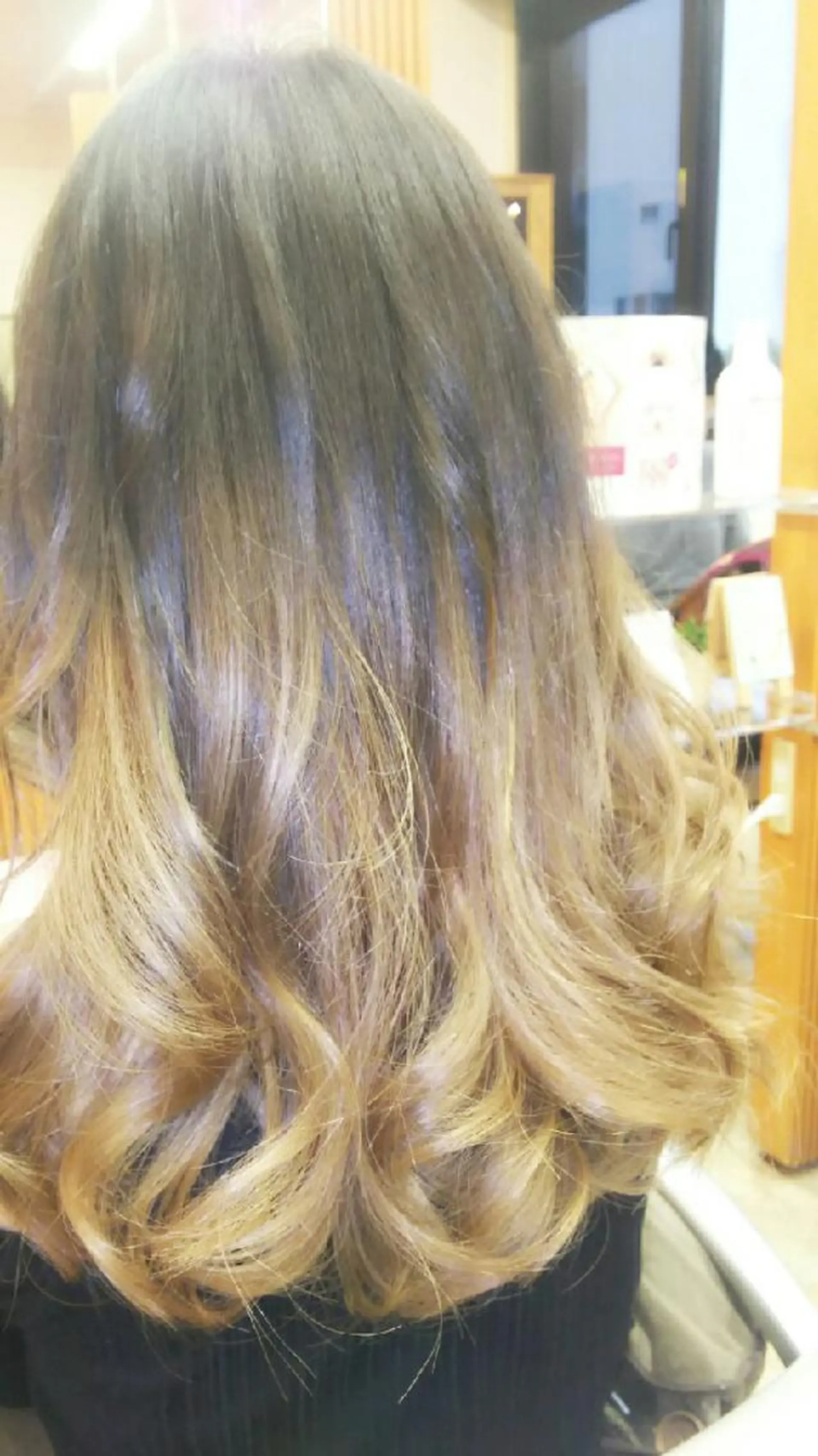 ロング カラー ベージュカラー グラデーションカラー グレージュ ミルキーベージュ 脇田 雄大のヘアスタイル