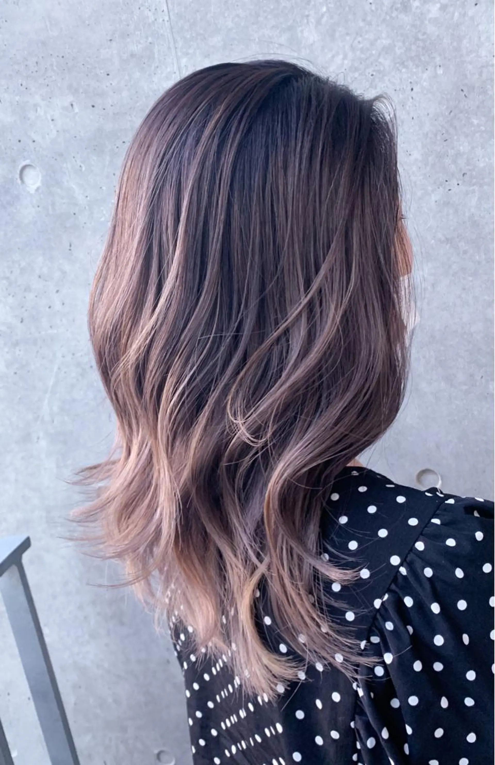 セミロング ハイライト レイヤーカット トリートメント 🔍髪質改善診断🔎 長山 シュンスケのヘアスタイル