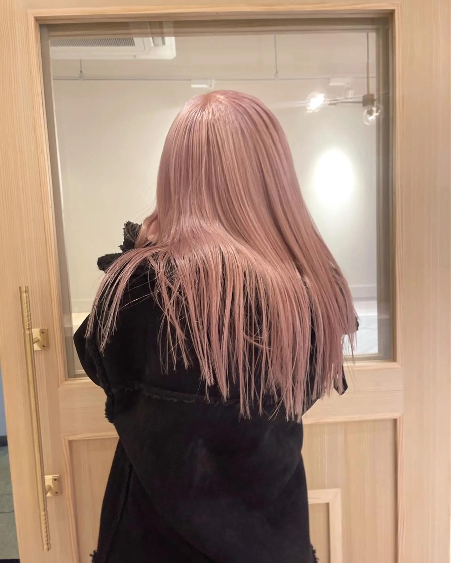 ロング カラー マツエク・マツパ ベージュカラー ブリーチ ハイトーンカラー カット ヘアカラー トリートメント PALAN K-Beauty SHINJUKU所属・“ミニモ最高評価獲得 “代表"Kohei"のヘアスタイル