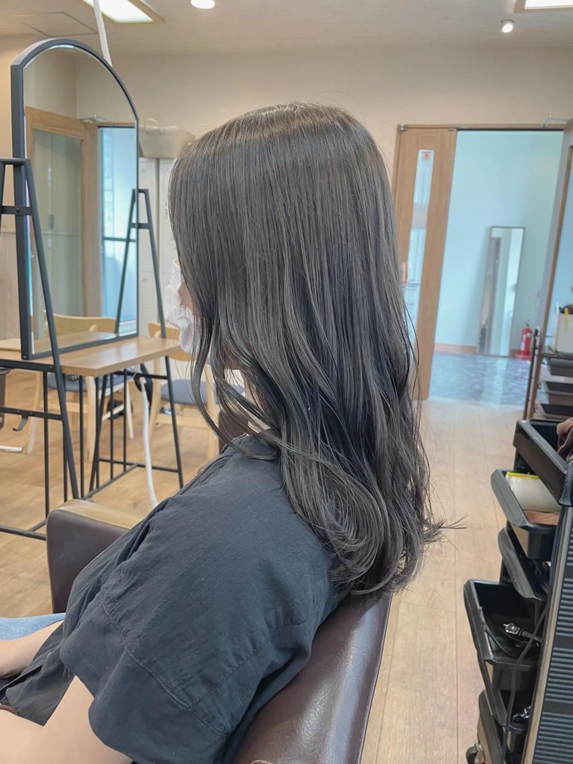 セミロング カラー アッシュ 透明感カラー オリーブアッシュ 髪質改善とカラー特化 ✨Hito.nowaのヘアスタイル