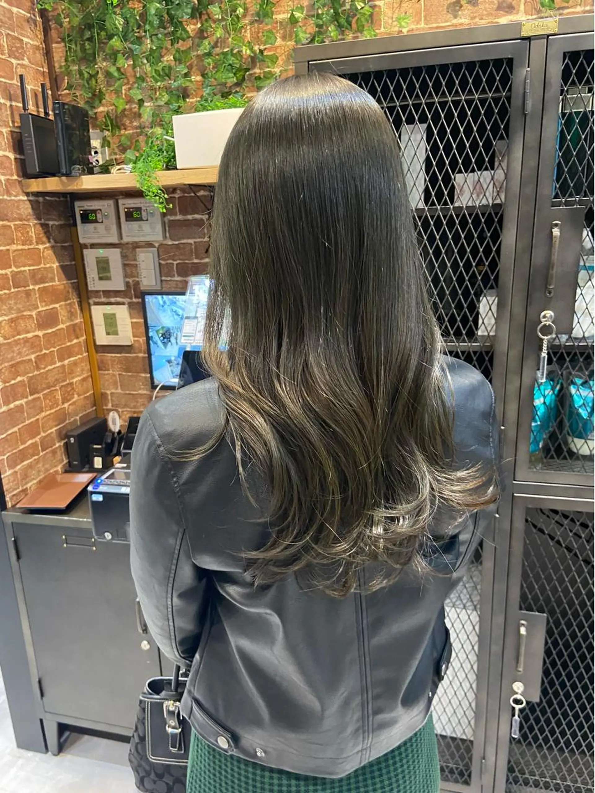 ロング カラー カット ヘアカラー トリートメント ERI / newi町田のヘアスタイル