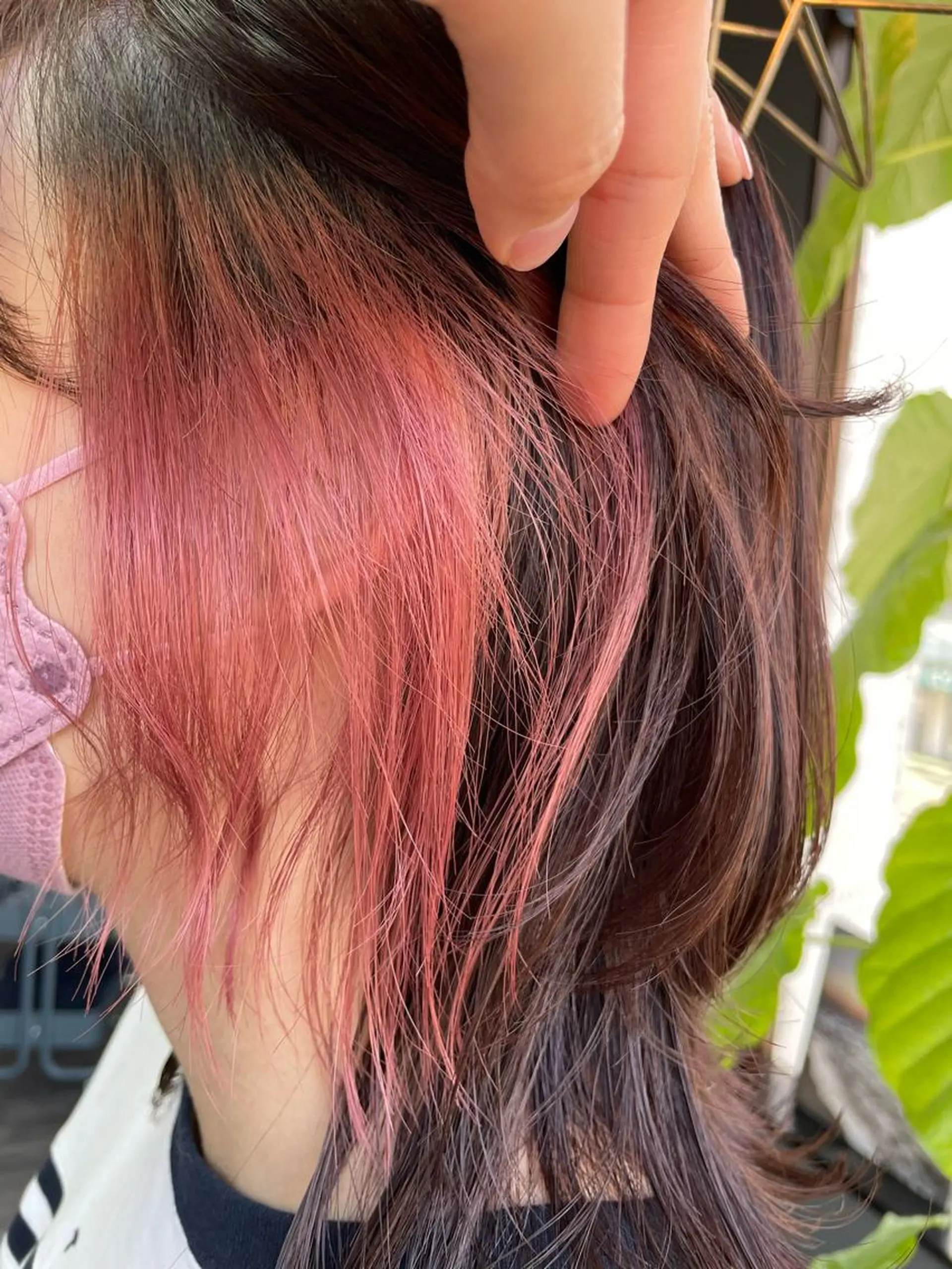 カラー ブリーチ イヤリングカラー ピンクカラー オノ アカネのヘアスタイル
