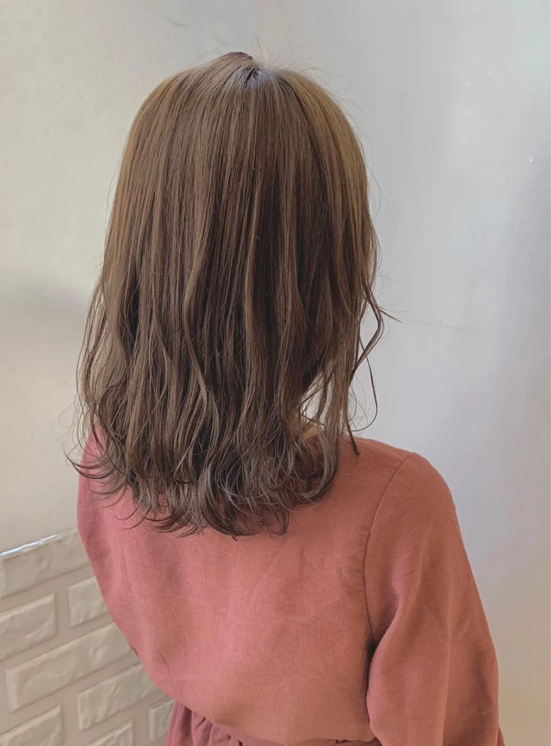 セミロング カラー ブラウンカラー 農添 杏のヘアスタイル