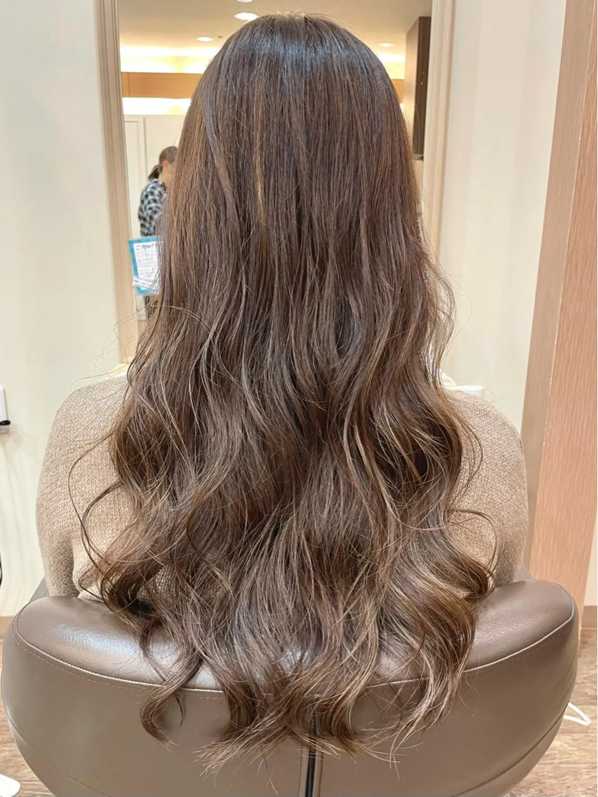 ロング カラー アッシュ ベージュカラー ヘアカラー トリートメント メンズパーマ🌀/ 中村郁未のヘアスタイル