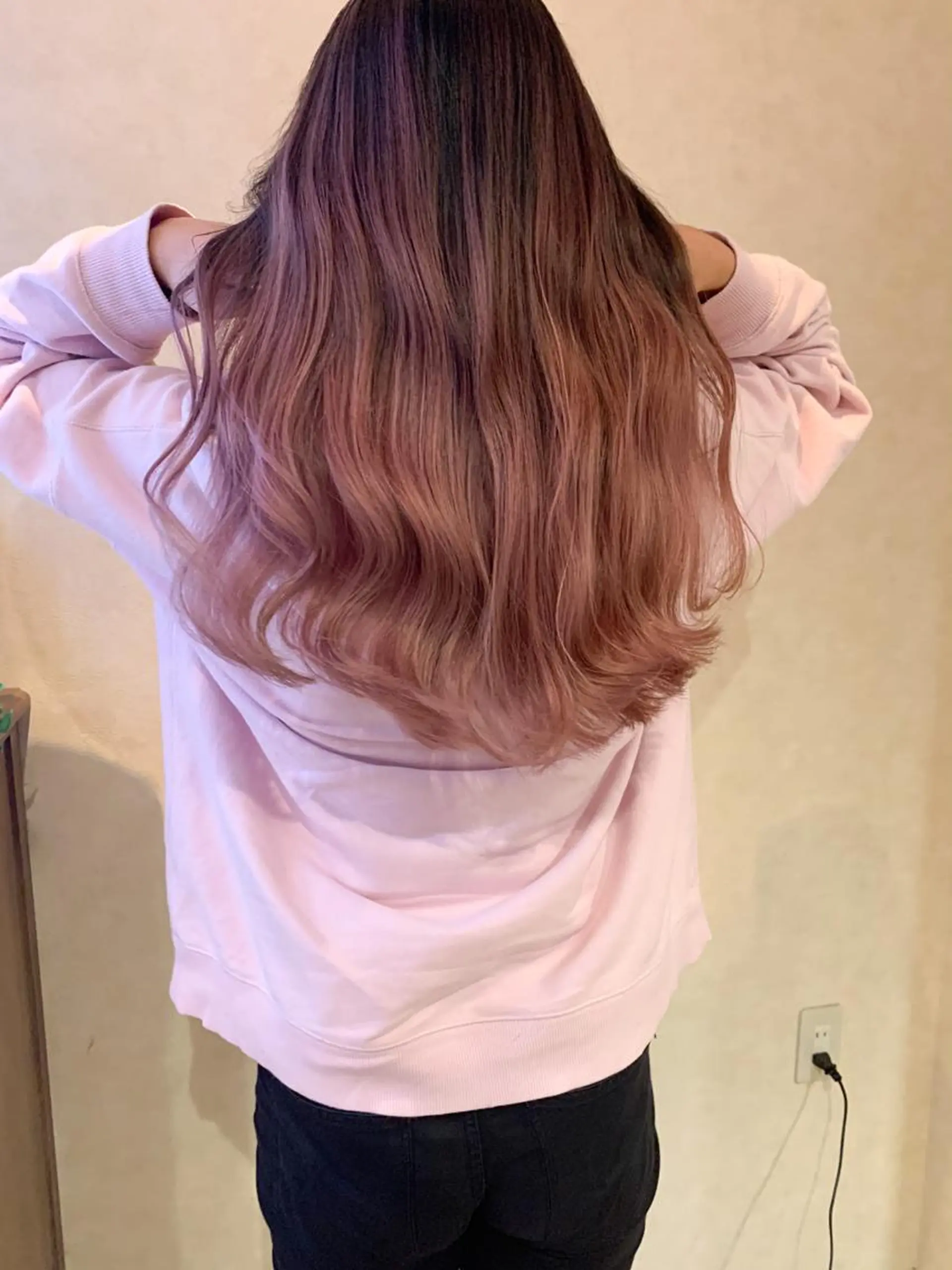 ロング レイヤーカット Lit所属・Lit.豊橋 夏目のヘアスタイル