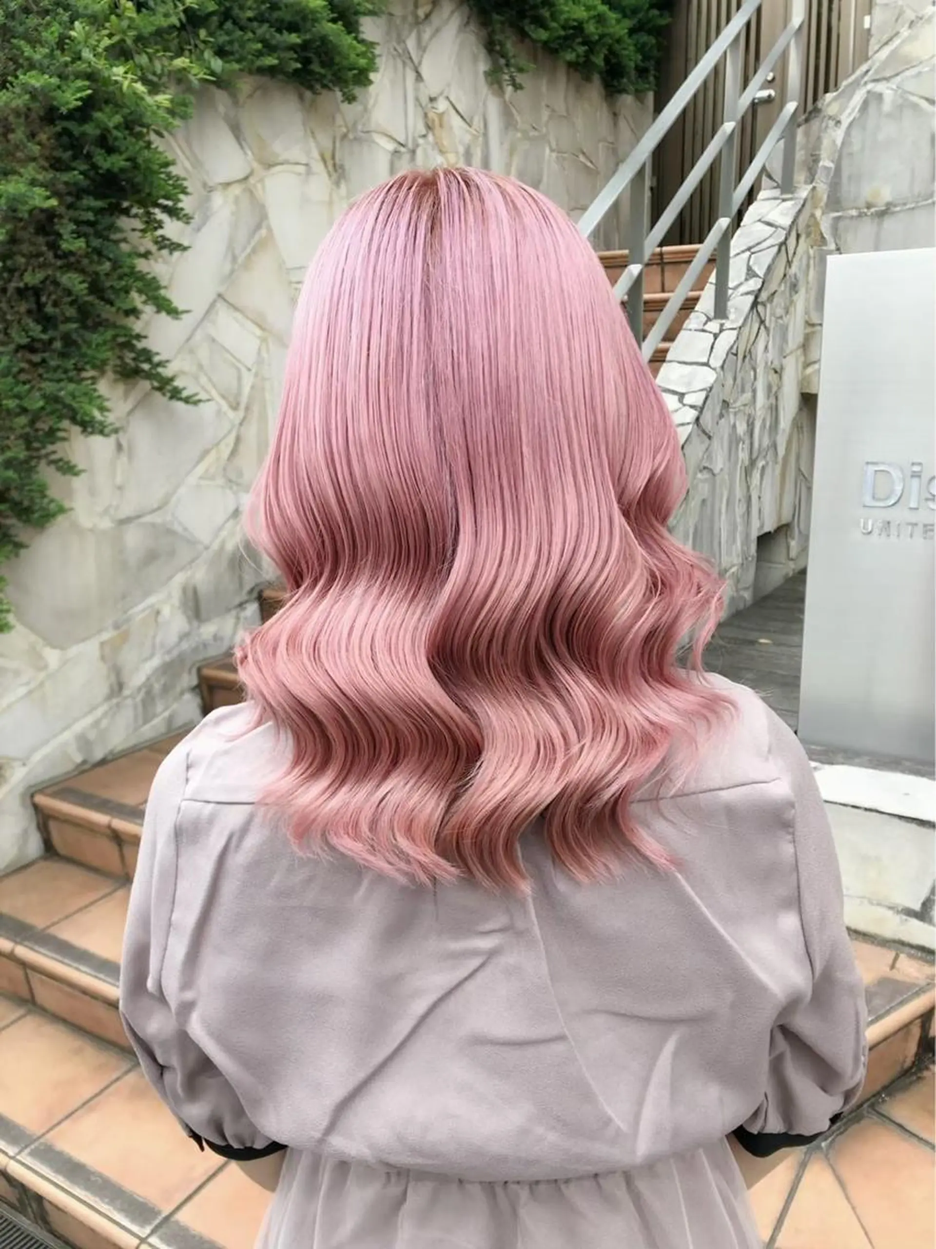 ロング カラー ヘアアレンジ アッシュ アッシュグレー アッシュグレージュ バレイヤージュ ミストバング Bob&ハイトーン 専門家CHIHIROのヘアスタイル