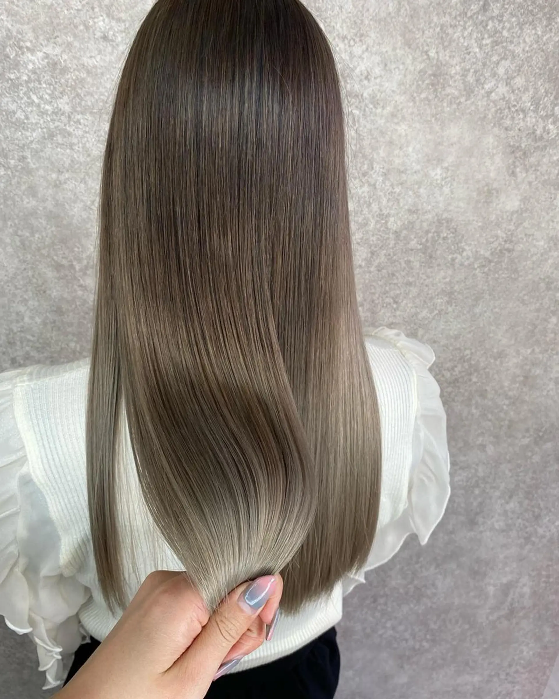 ロング カラー グラデーションカラー グレージュ 髪質改善 トリートメント UNDER vr 【アンダーバー】のヘアスタイル