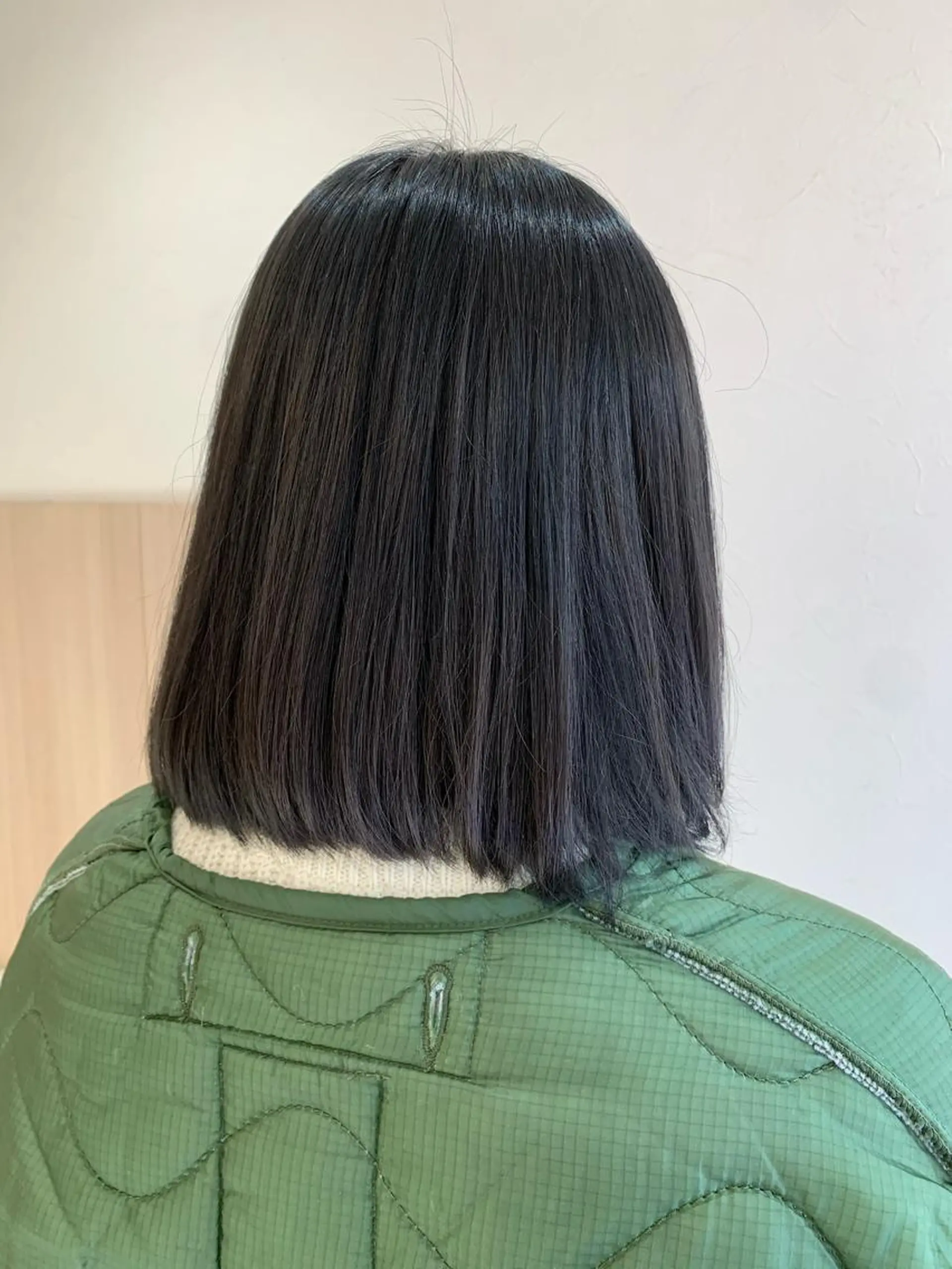 ショート カラー ヘアカラー トリートメント 店長ハイトーンカラー 柞山史奈のヘアスタイル