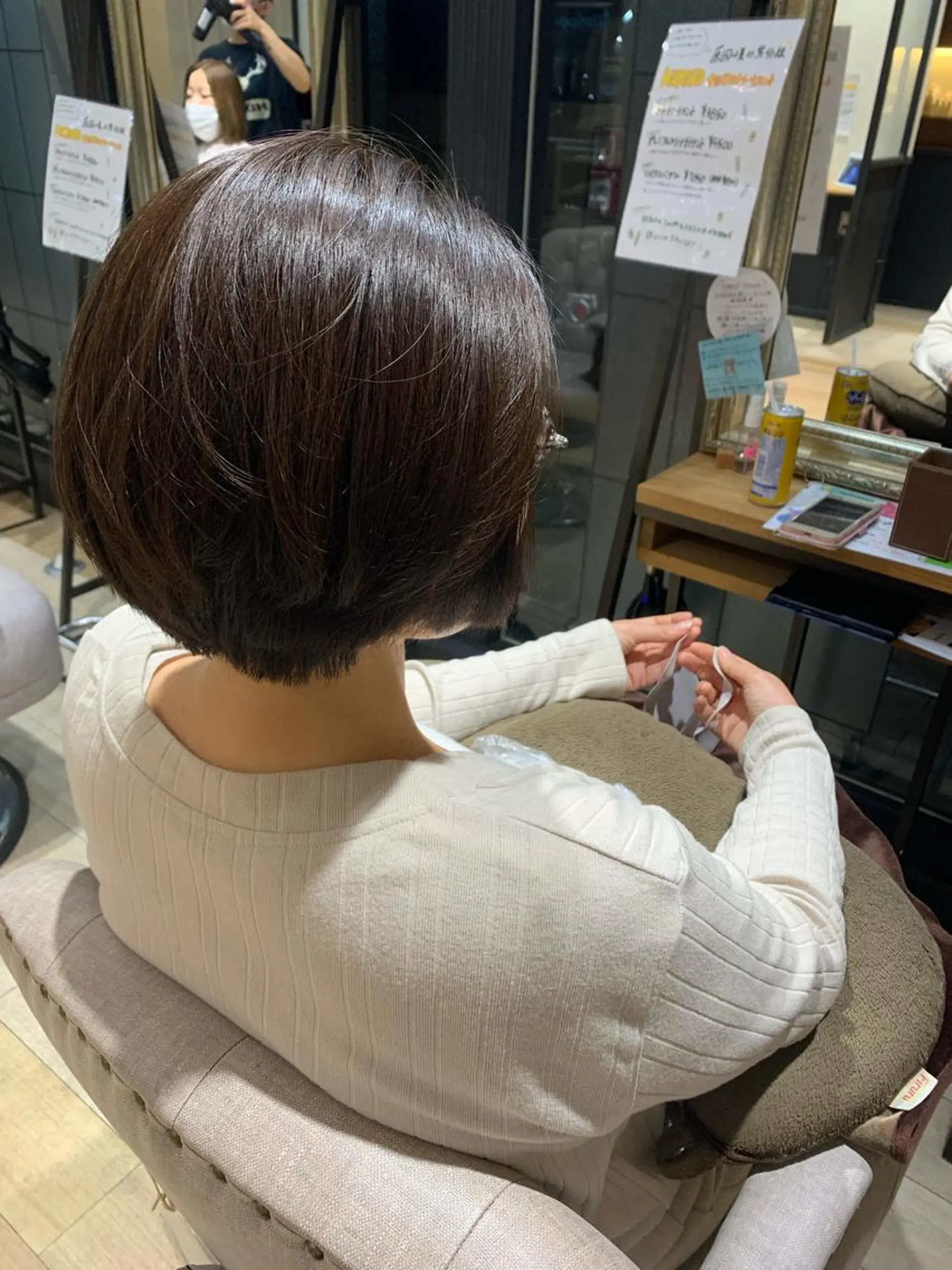 ショート カラー ベージュカラー カット ヘアカラー トリートメント 上田 紗也のヘアスタイル
