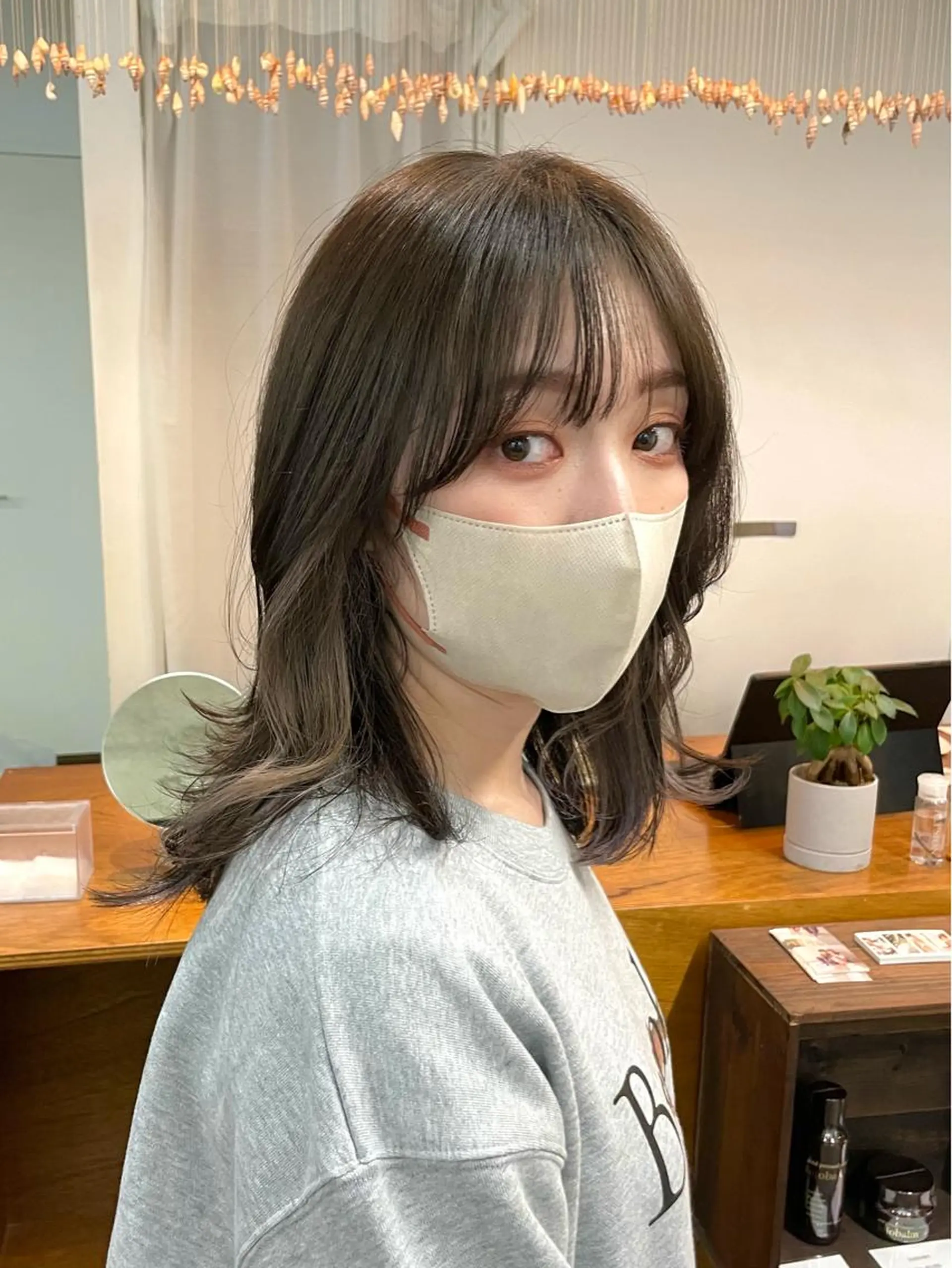ミディアム カラー ベージュカラー グレージュ 奥村 紘のヘアスタイル