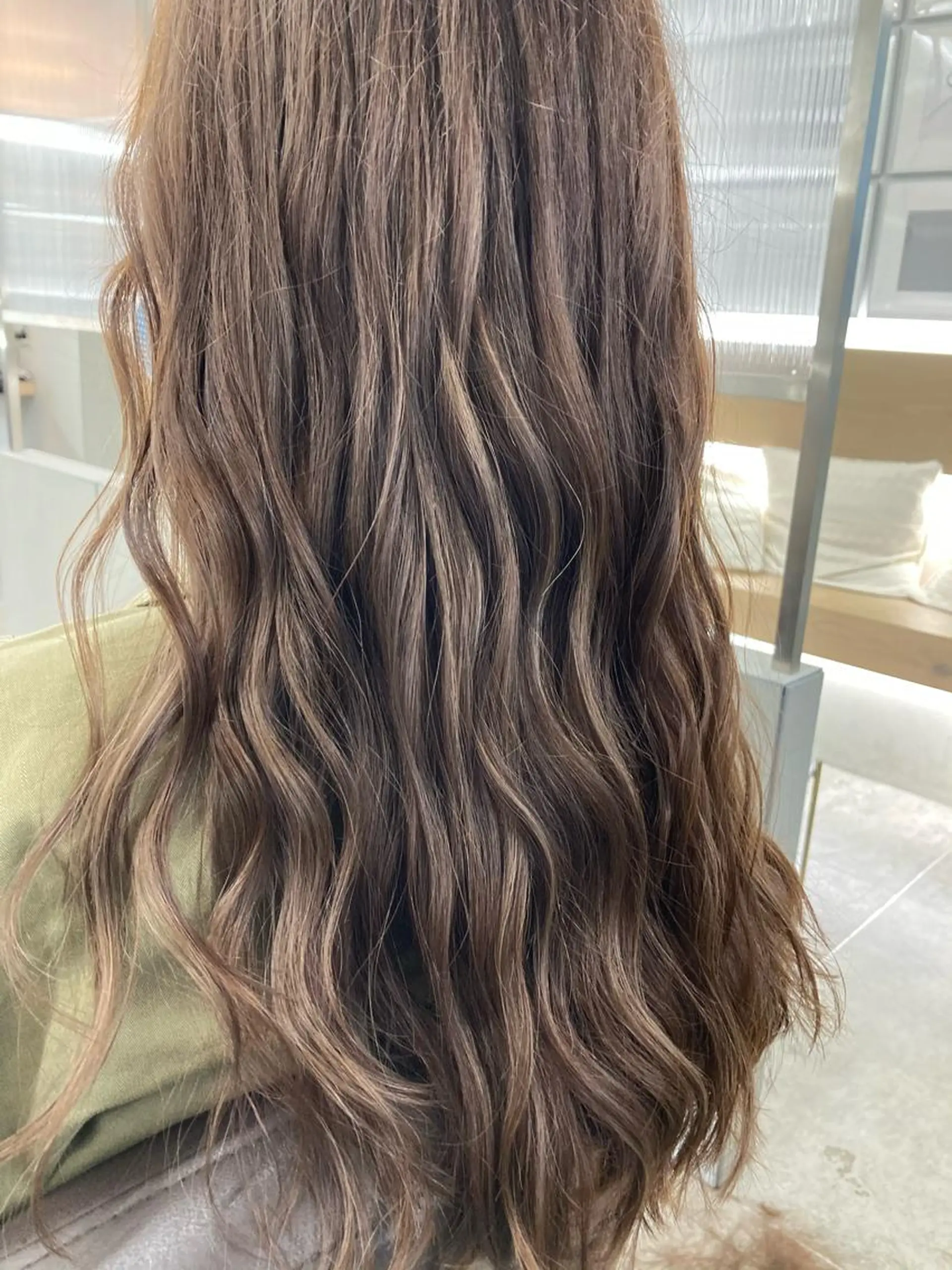 セミロング 3Dハイライト 外国人風カラー ハイライト トリートメント カット ヘアカラー トリートメント 髪質改善🇰🇷 店長🇰🇷keiのヘアスタイル
