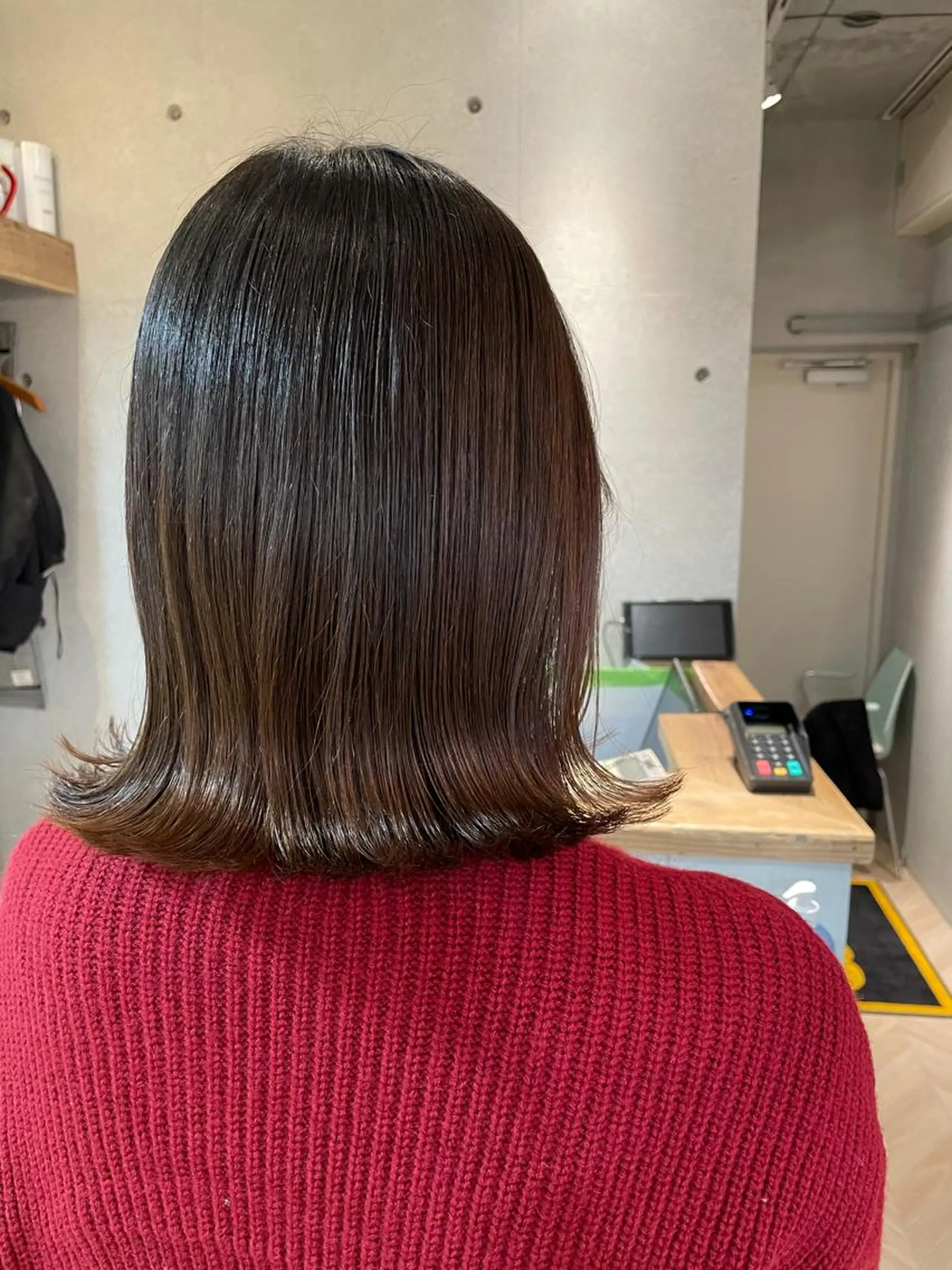 ミディアム 外ハネヘア カット トリートメント しのはら まどかのヘアスタイル