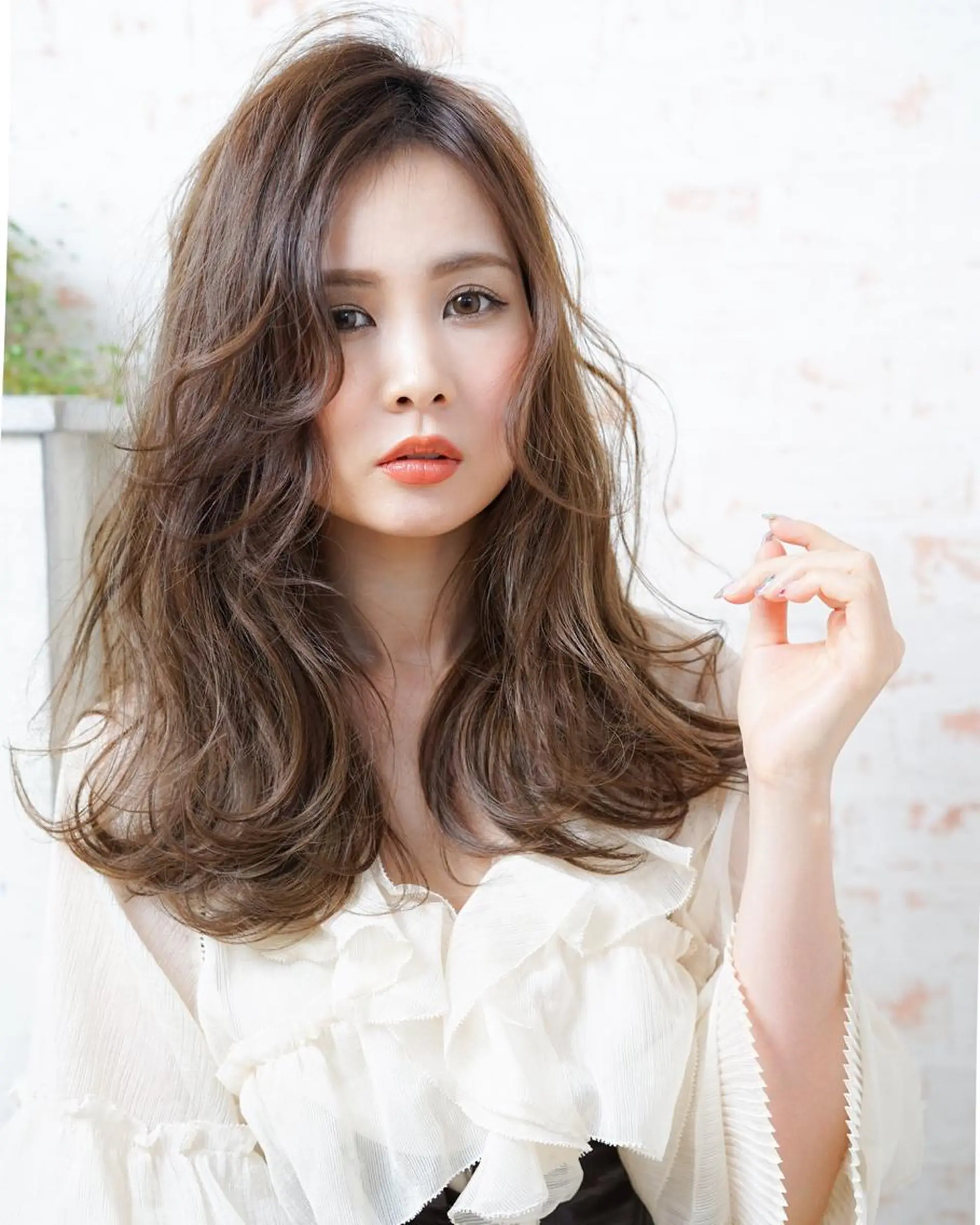 ミディアム カット ヘアカラー トリートメント ヘアールーム アートのヘアスタイル