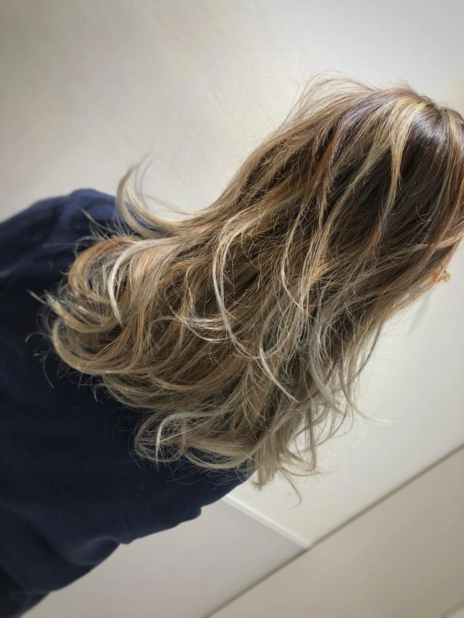 セミロング 外国人風カラー ハイライト ノアヘアデザイン町田店所属・ショートヘア特化 mayaのヘアスタイル