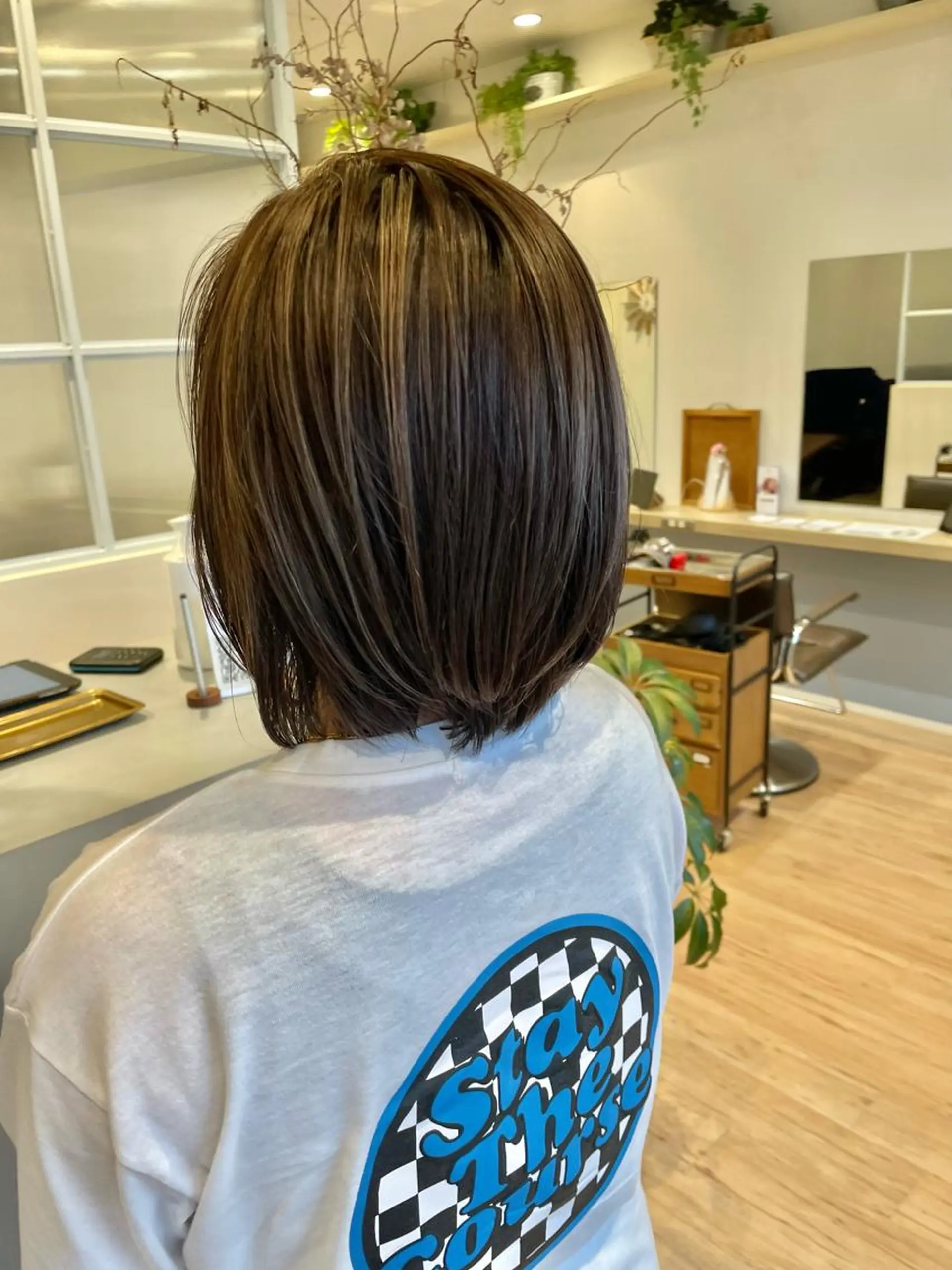 ミディアム カラー ブリーチ ハイライトカラー ハイライト トリートメント カット ヘアカラー トリートメント 白髪ぼかしハイライト 💫ミネ　ヒロシのヘアスタイル