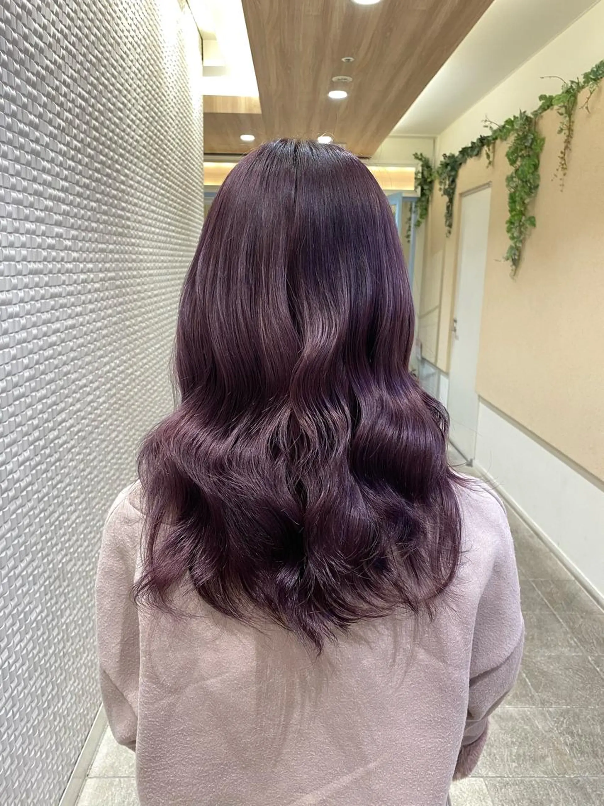 セミロング ヘアカラー 横川 千亜希のヘアスタイル