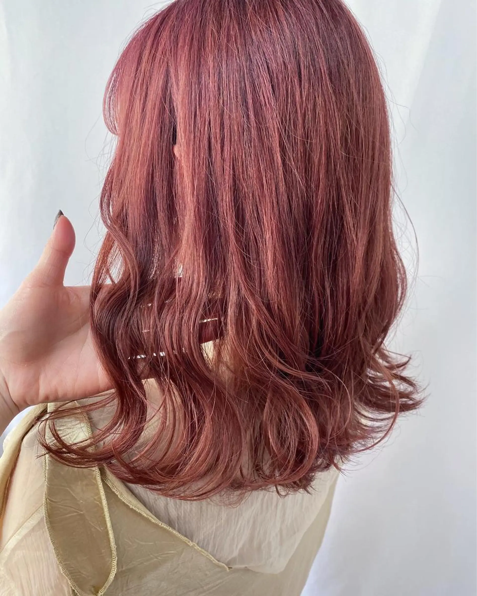 セミロング カラー ヘアカラー 畑中 愛梨のヘアスタイル