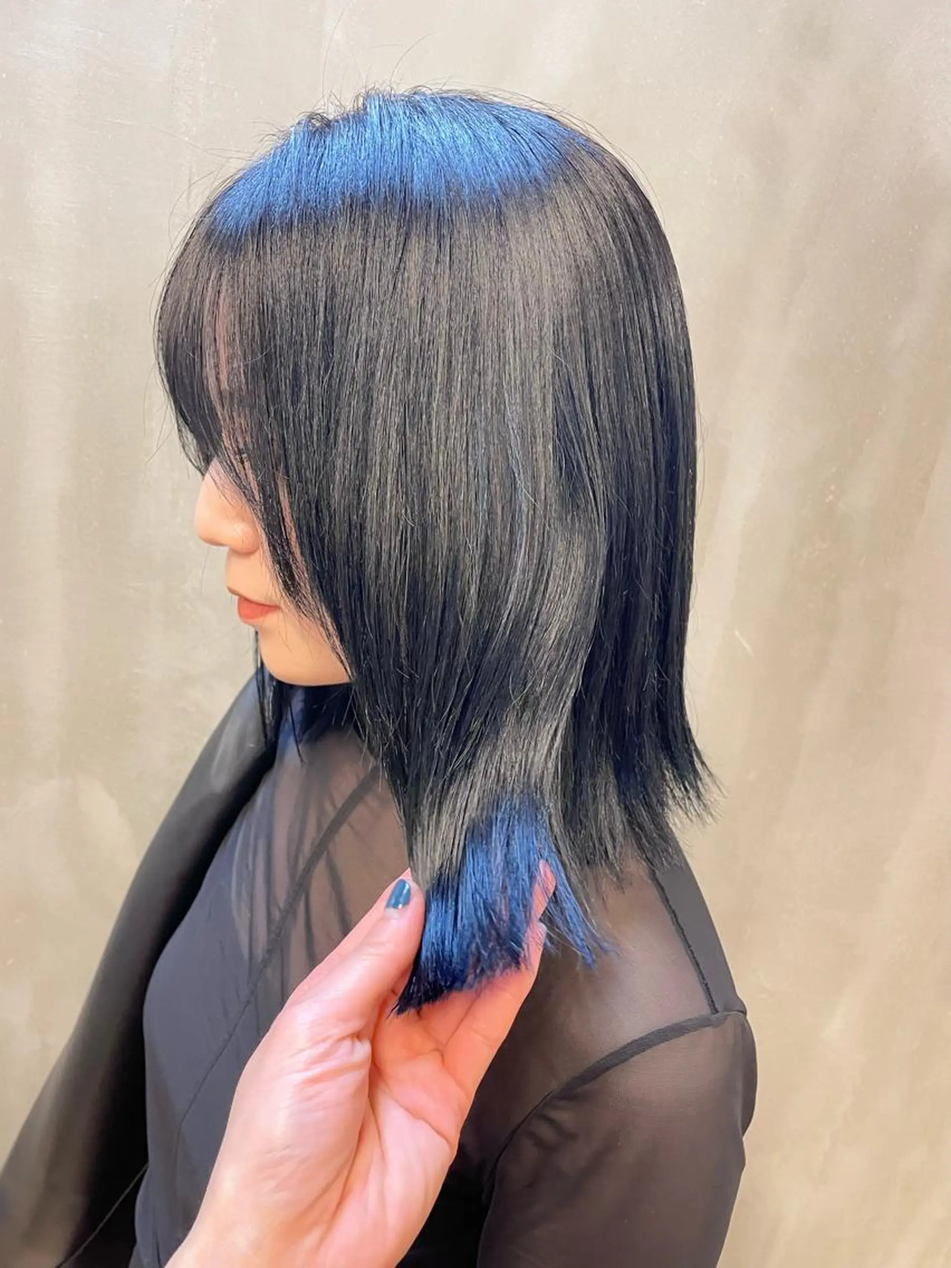 ミディアム カラー パーマ ヘアアレンジ メンズ キッズ ネイル マツエク・マツパ アイブロウ ブルーカラー ネイビーカラー ブルー ネイビー カット ヘアカラー トリートメント tatsumi/ボブ ウルフ/レイヤーのヘアスタイル