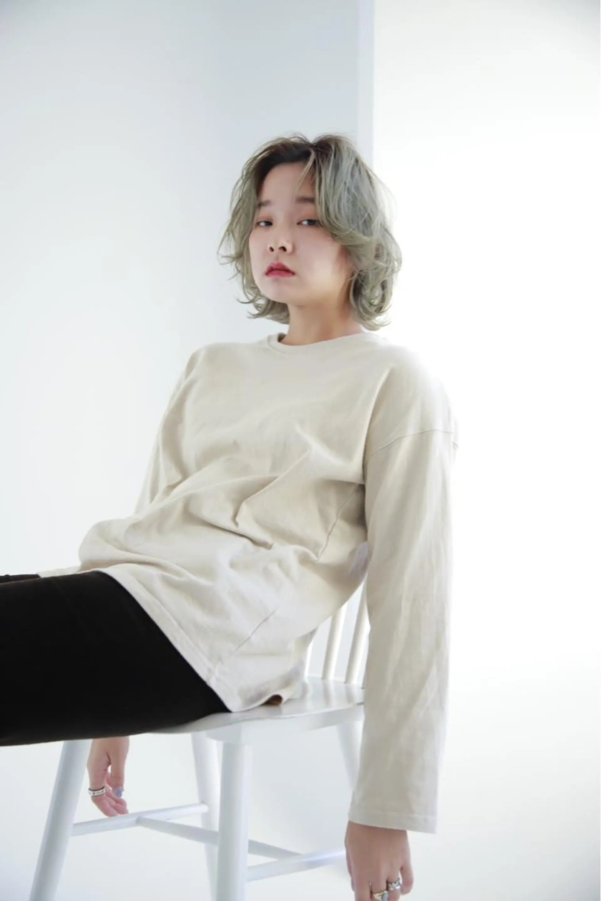 ミディアム カラー THE DAY所属・AKI HASHIMOTOのヘアスタイル