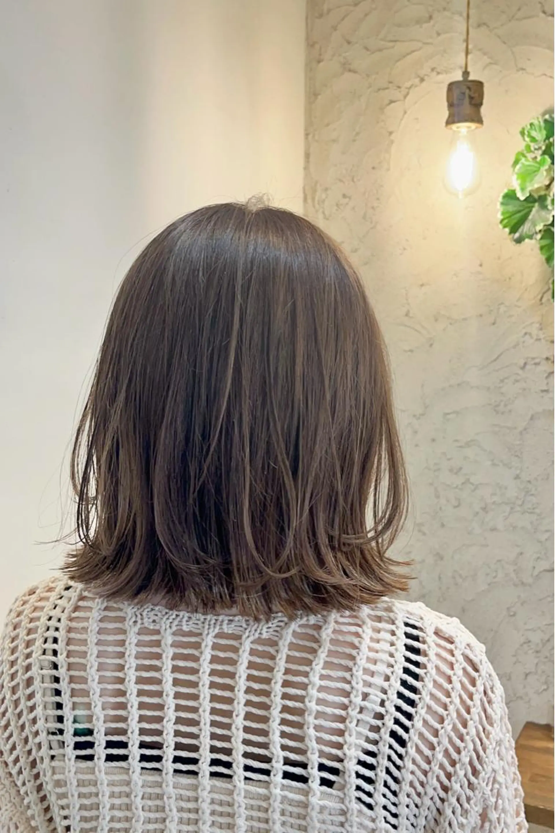 ミディアム カラー ベージュカラー ブリーチ ミルクティーベージュ ヘアカラー よこもり あいのヘアスタイル