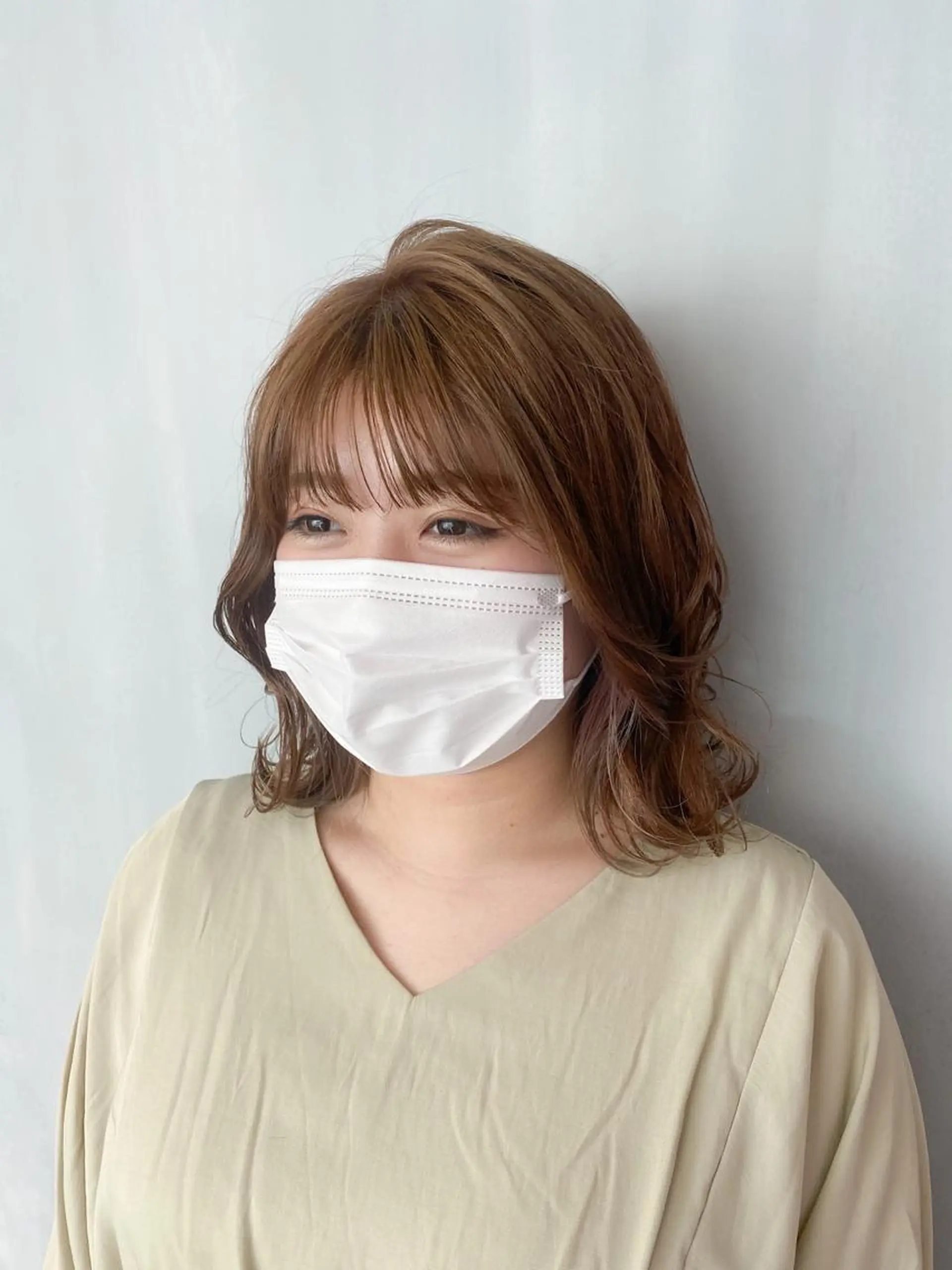 ミディアム カラー ベージュカラー オーストヘアージジ所属・TAI透明カラー 柔らかい縮毛矯正のヘアスタイル